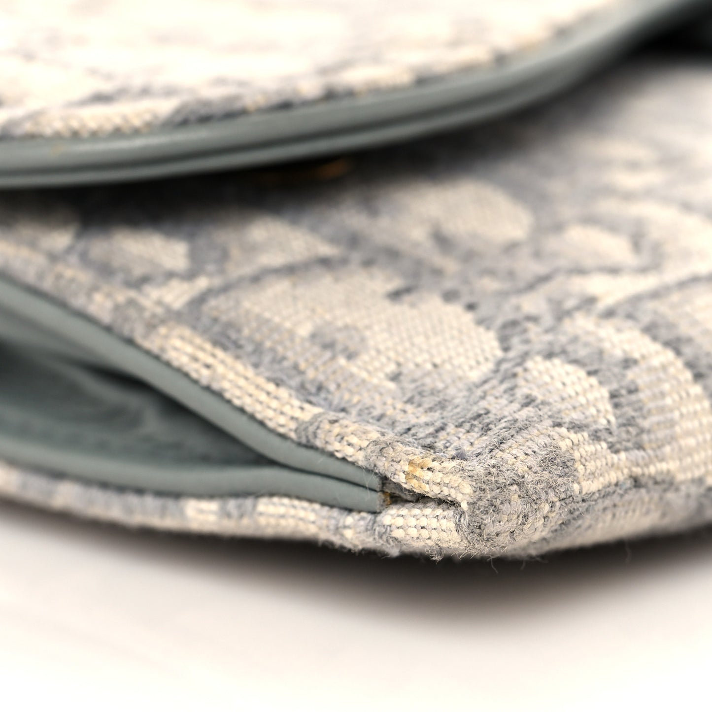 Oblique Saddle Chain Long Wallet Grey