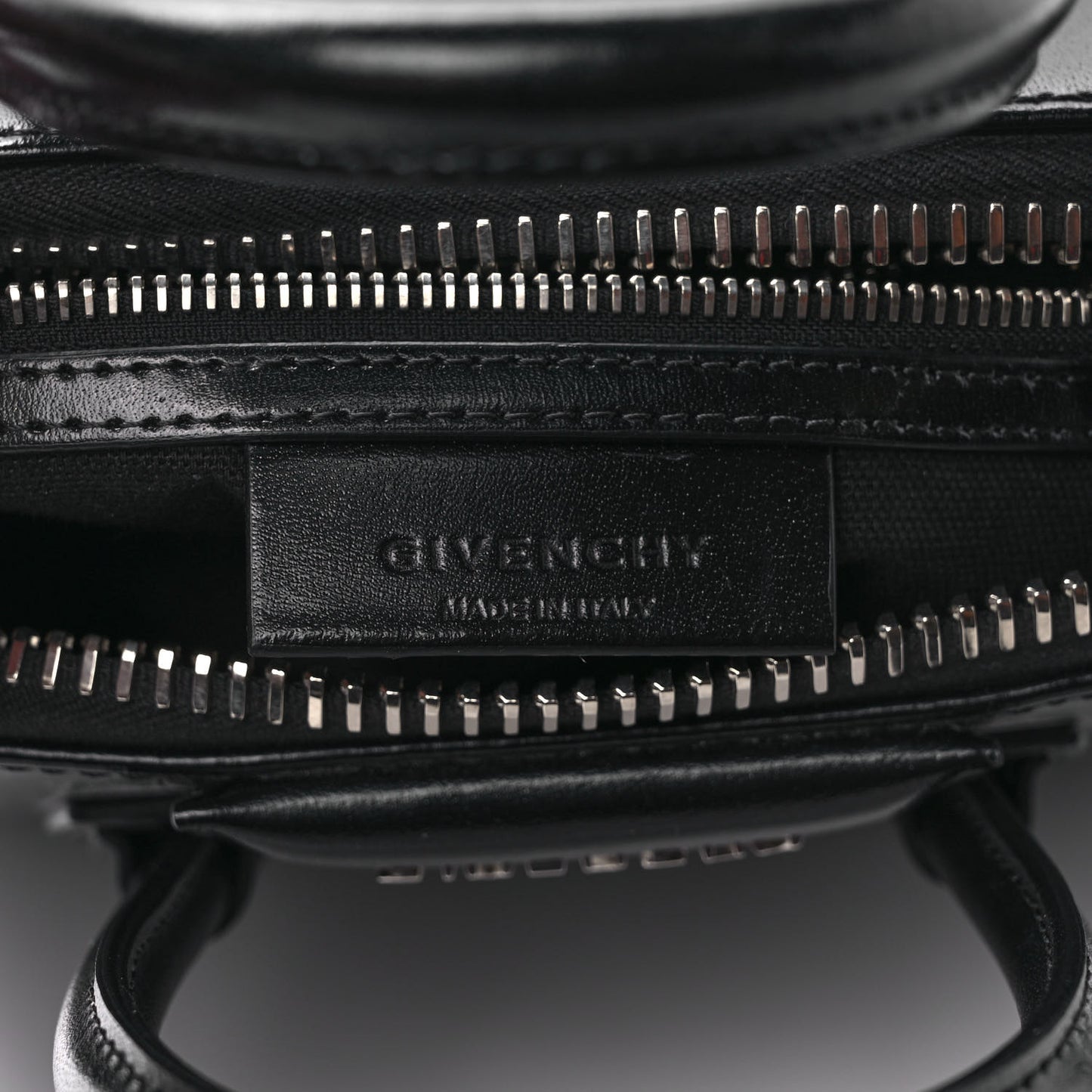 Shiny Lord Calfskin Mini Antigona Black