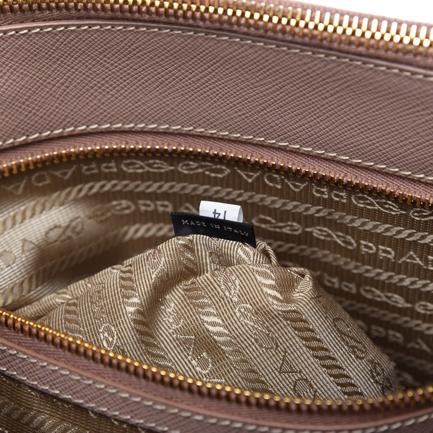 Saffiano Lux Medium Tote Cammeo