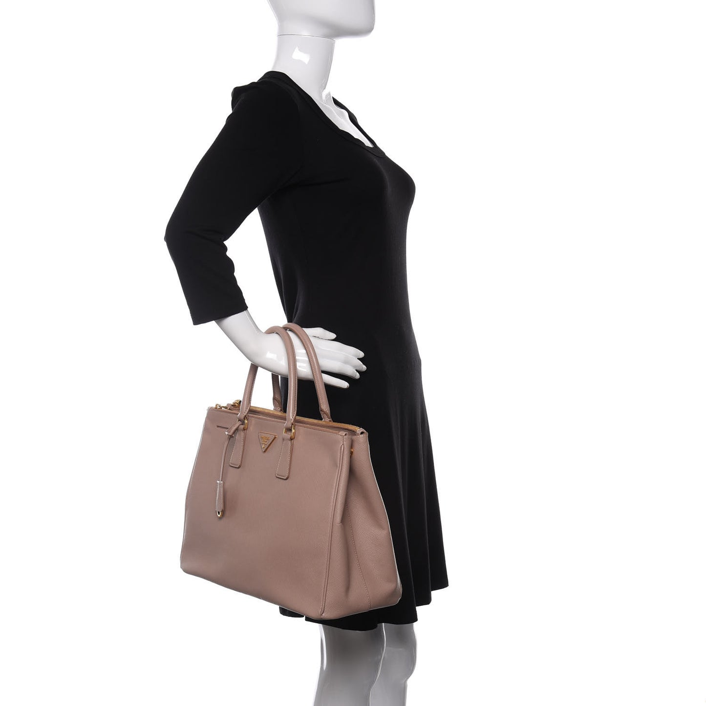 Saffiano Lux Medium Tote Cammeo