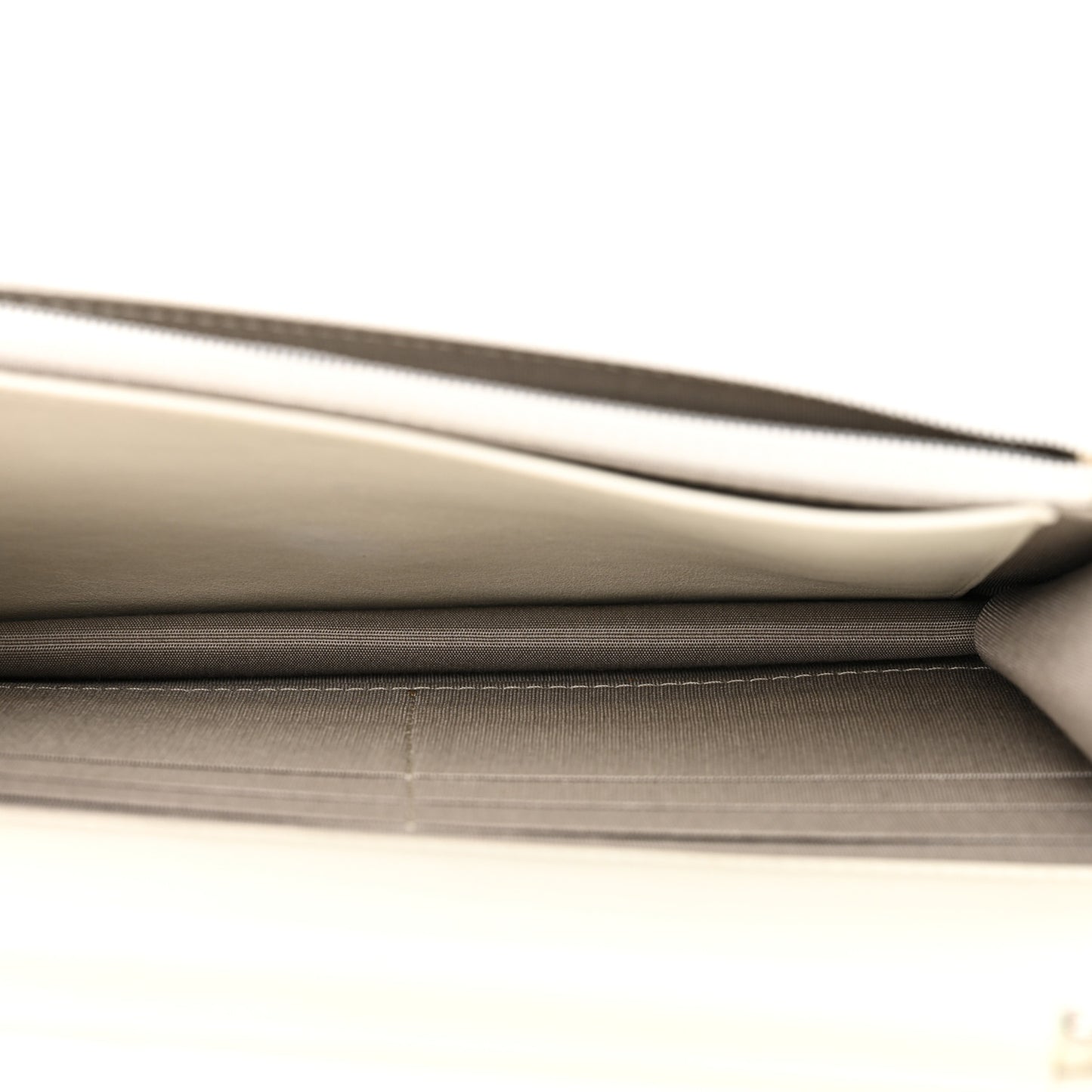 Metallic Caviar Sevruga Wallet on Chain WOC White