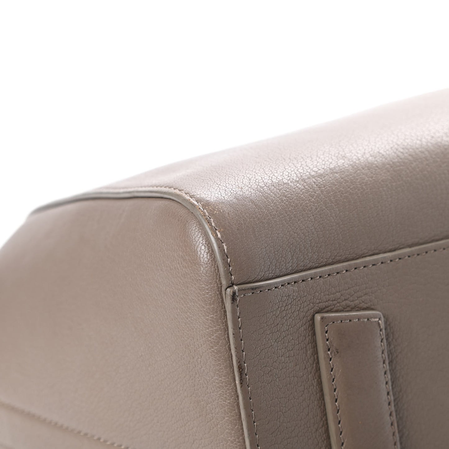Sugar Goatskin Medium Antigona Sand