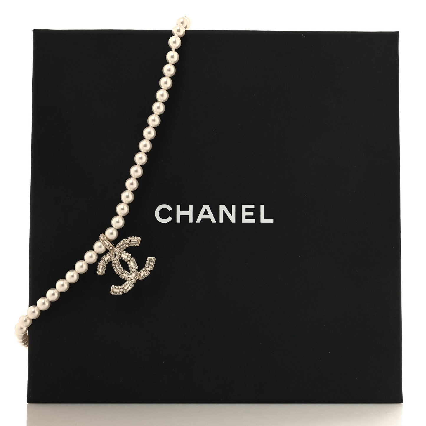Pearl Crystal Baguette CC Short Necklace Gold