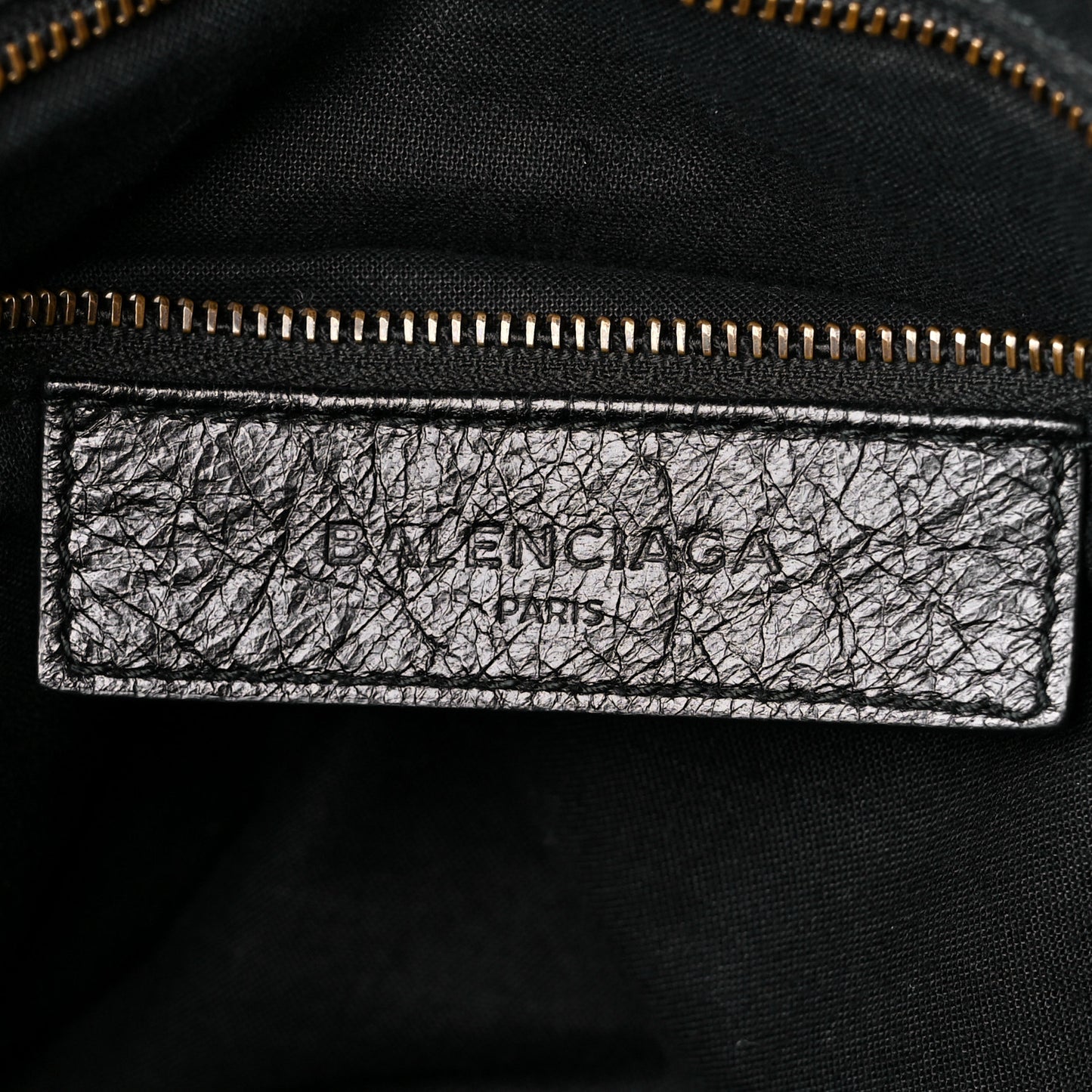Agneau Arena Graffiti Short Strap Classic Hardware City Black White