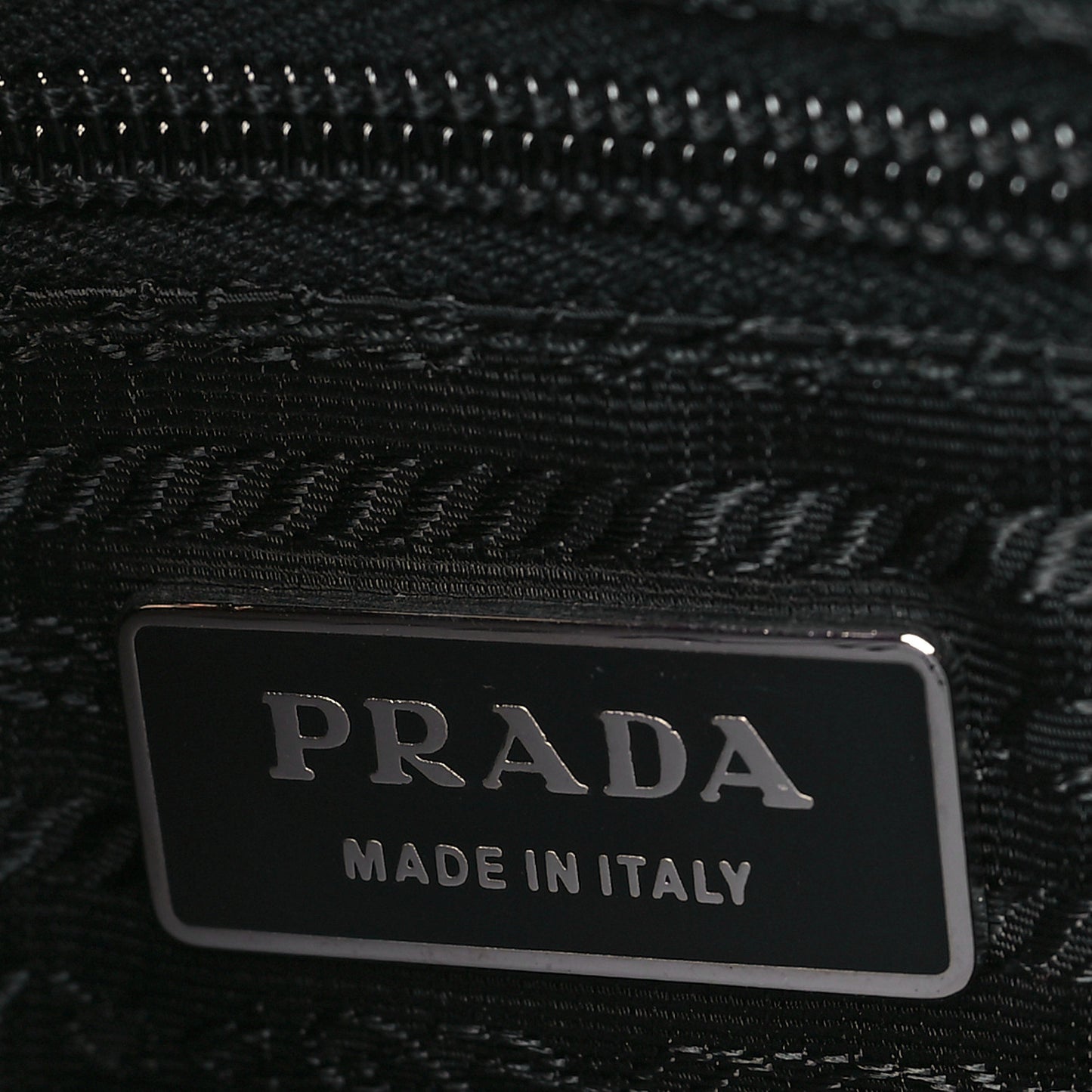 Nylon Vela Messenger Bag Black