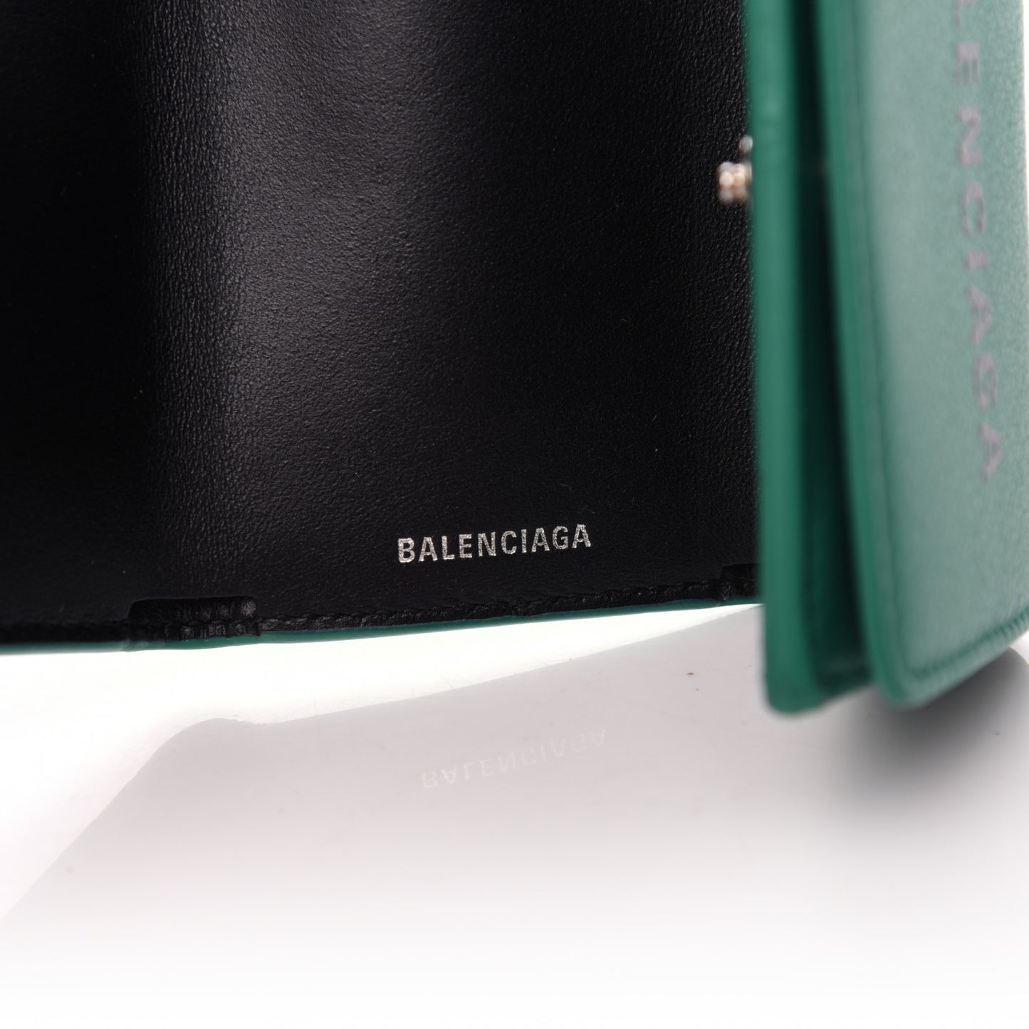 Smooth Calfskin Double Sided Logo Mini Everyday Wallet Green Black