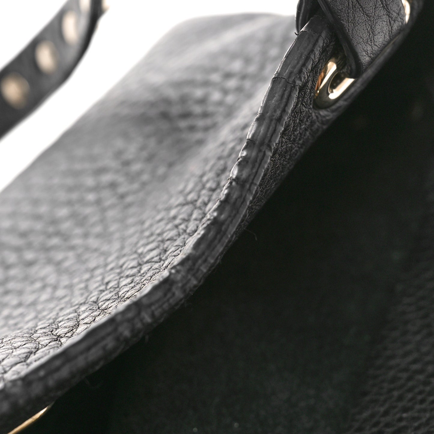 Pebbled Calfskin Medium Rockstud Tote Black