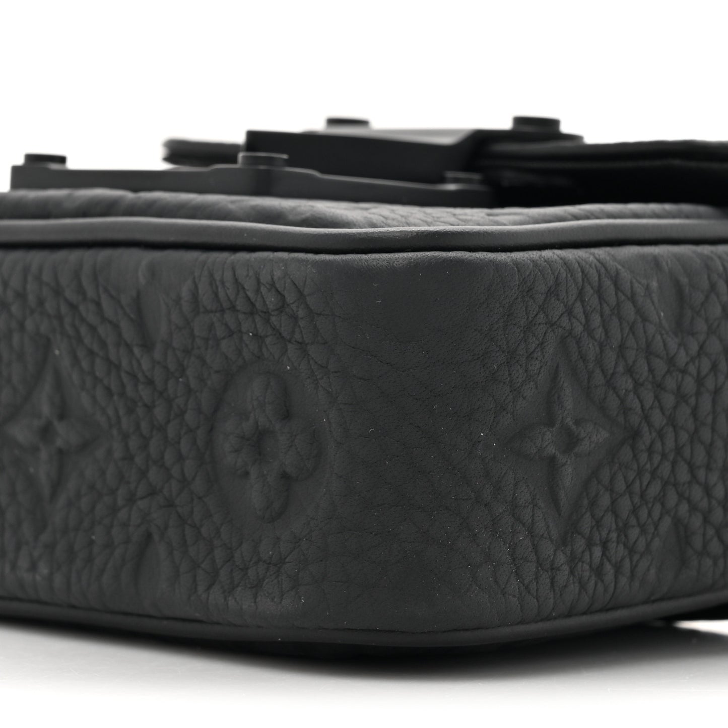 Taurillon Monogram Pico S Lock Ultra Black