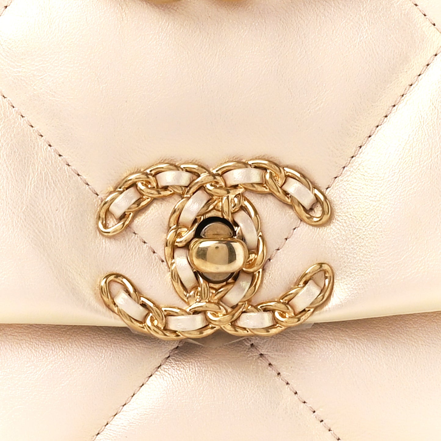 Iridescent Lambskin Quilted Medium Chanel 19 Flap Pink