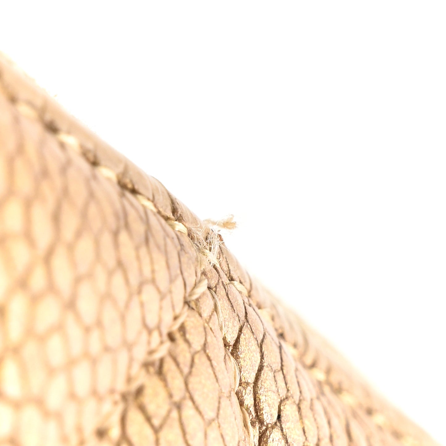 Iridescent Caviar Quilted Large Gusset Zip Around Wallet Beige Clair