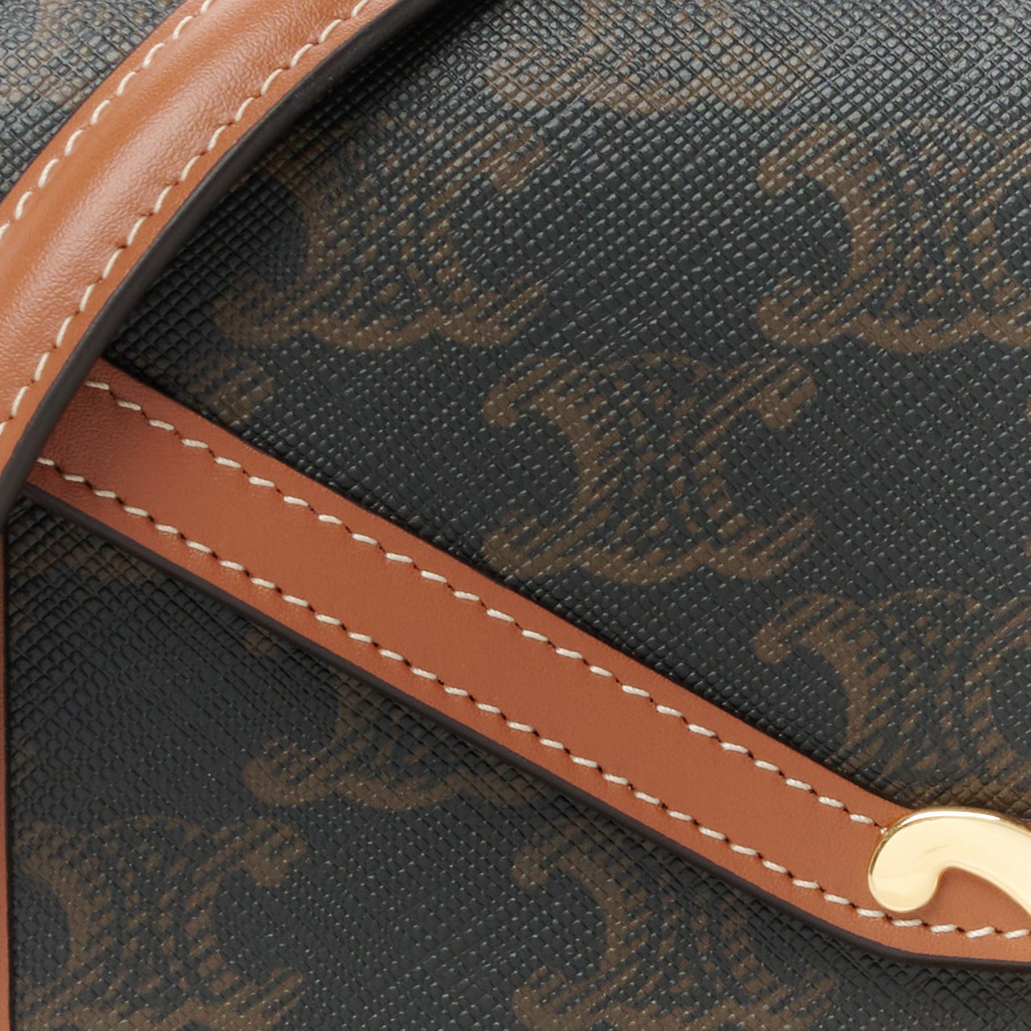 Triomphe Canvas Calfskin Margo Wallet on Chain Tan