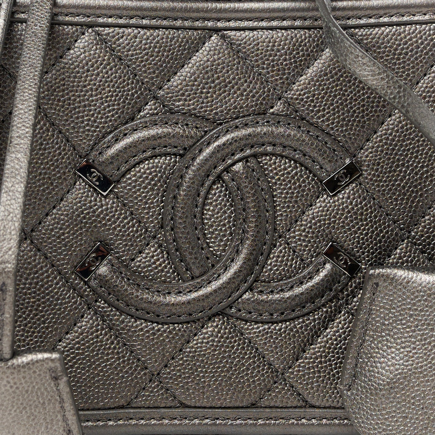 Metallic Caviar Quilted Small CC Filigree Vanity Case Dark Silver