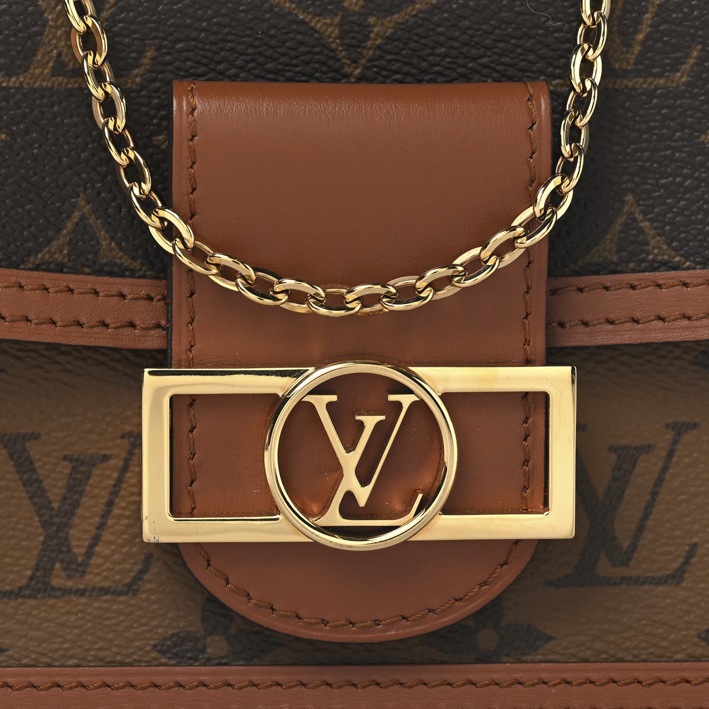 Reverse Monogram Dauphine Chain Wallet