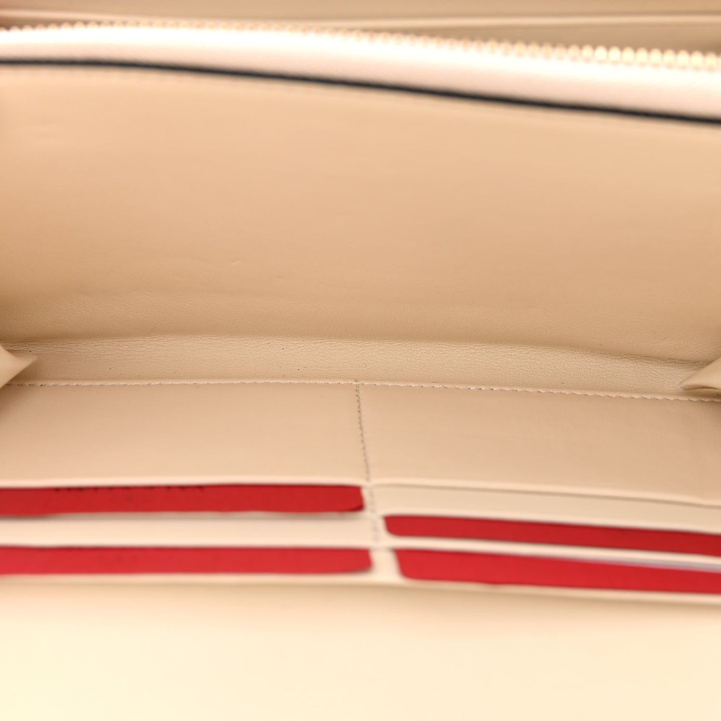 Vitello Rockstud Carry Secrets Continental Wallet On Chain Light Ivory