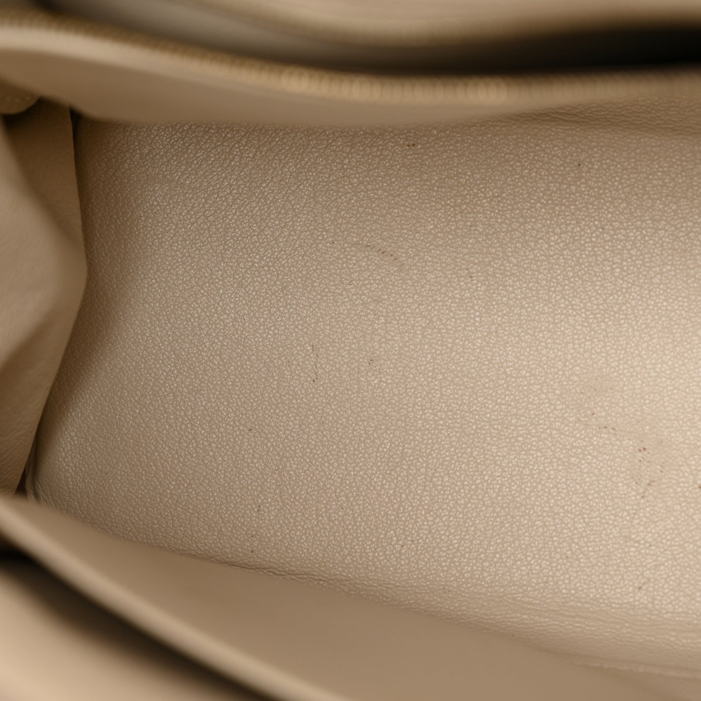 Togo Kelly Retourne 32 Craie