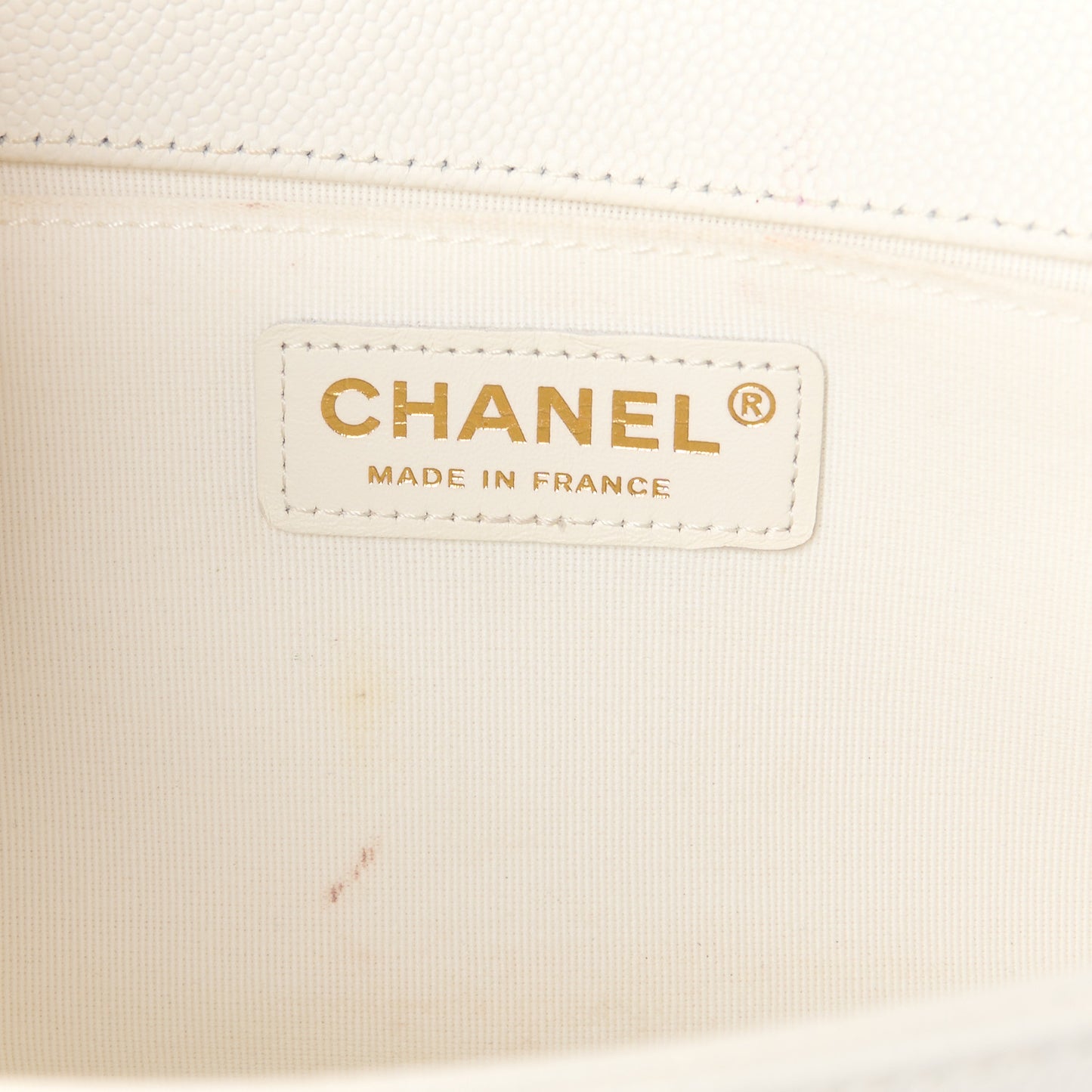 Caviar Quilted Medium Boy Flap White