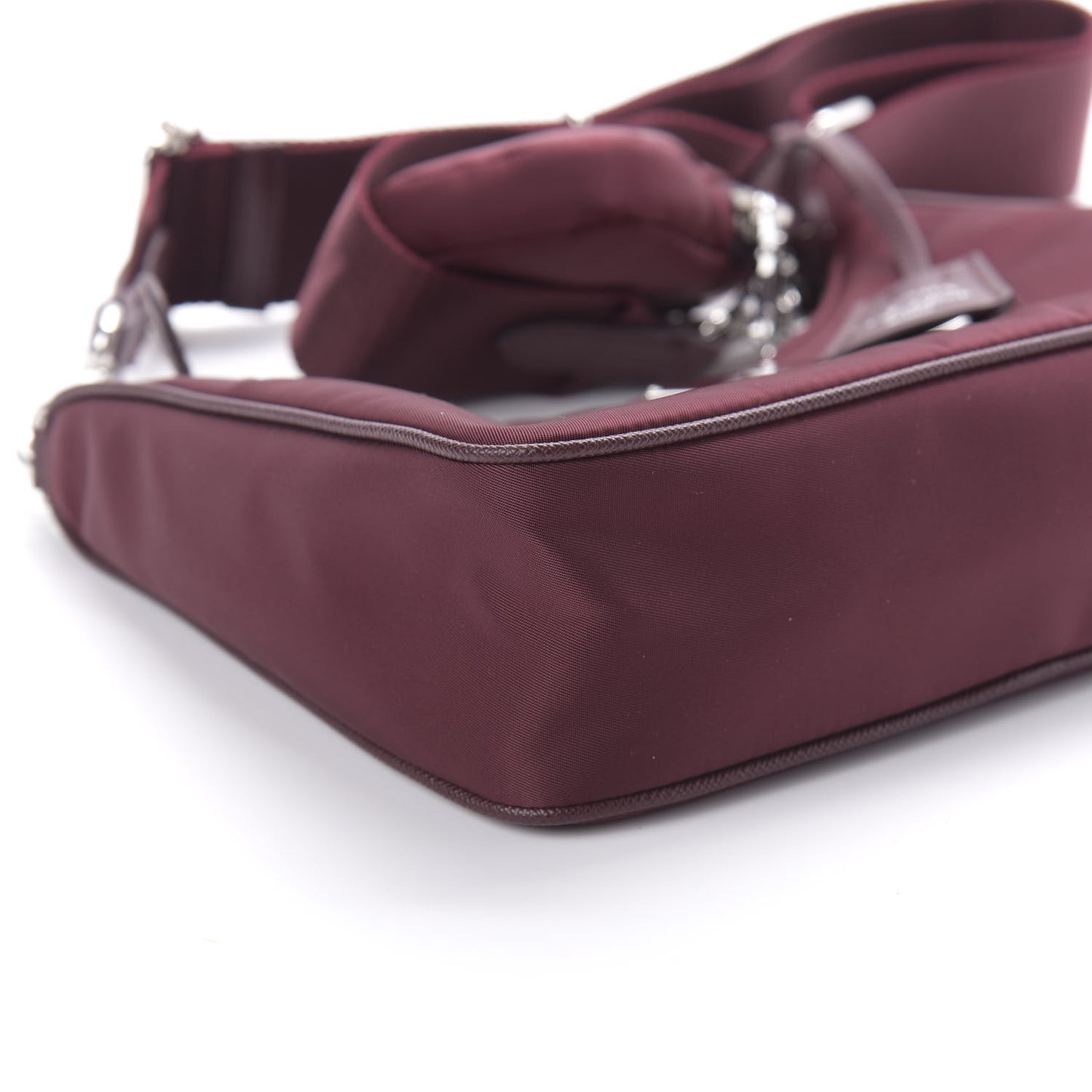 Tessuto Nylon Re-Edition 2005 Shoulder Bag Granato