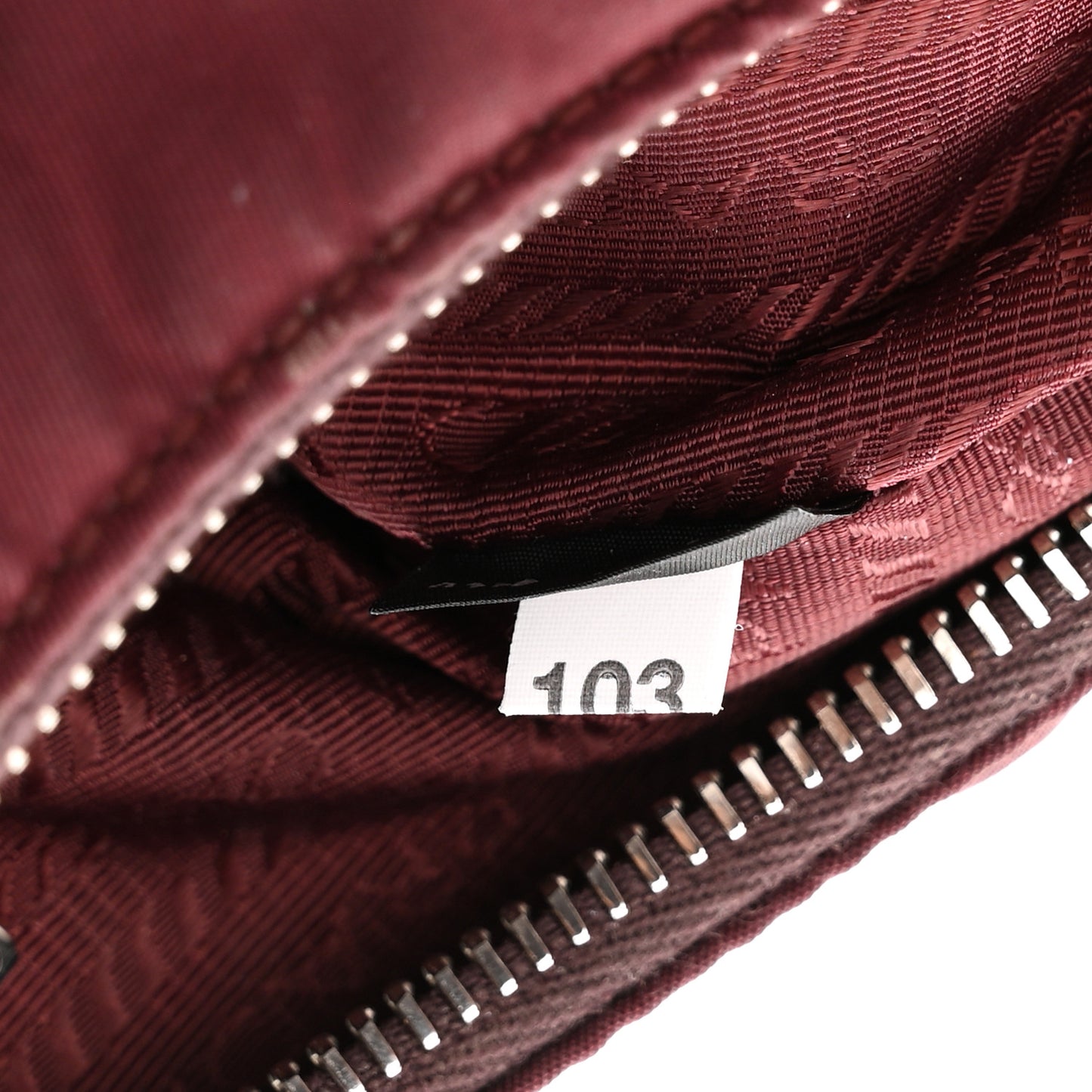 Tessuto Nylon Re-Edition 2005 Shoulder Bag Granato