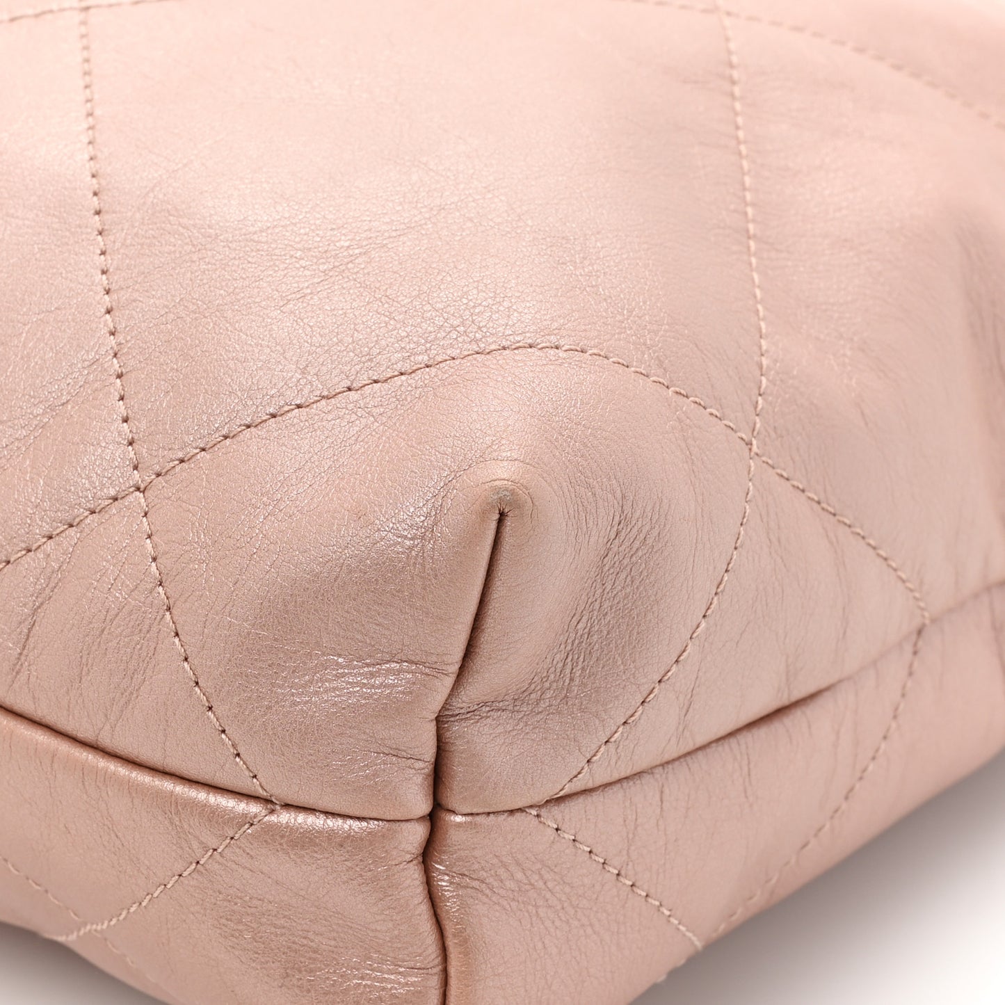 Metallic Calfskin Quilted Small Chanel 22 Pink
