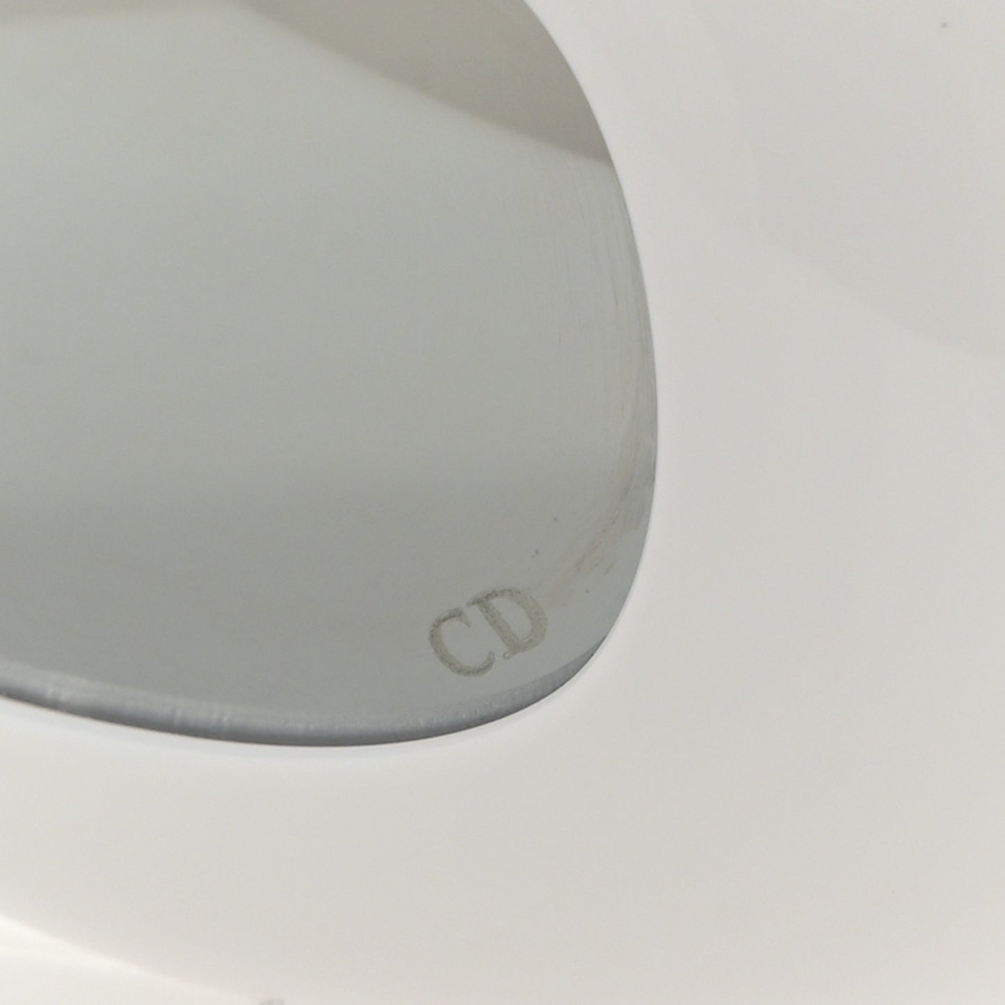 Lady 95.22 Round Sunglasses White