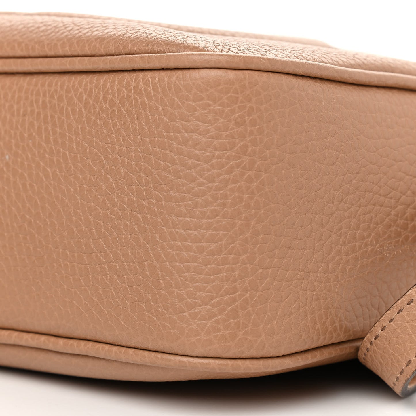 Pebbled Calfskin Small Soho Disco Bag Camelia