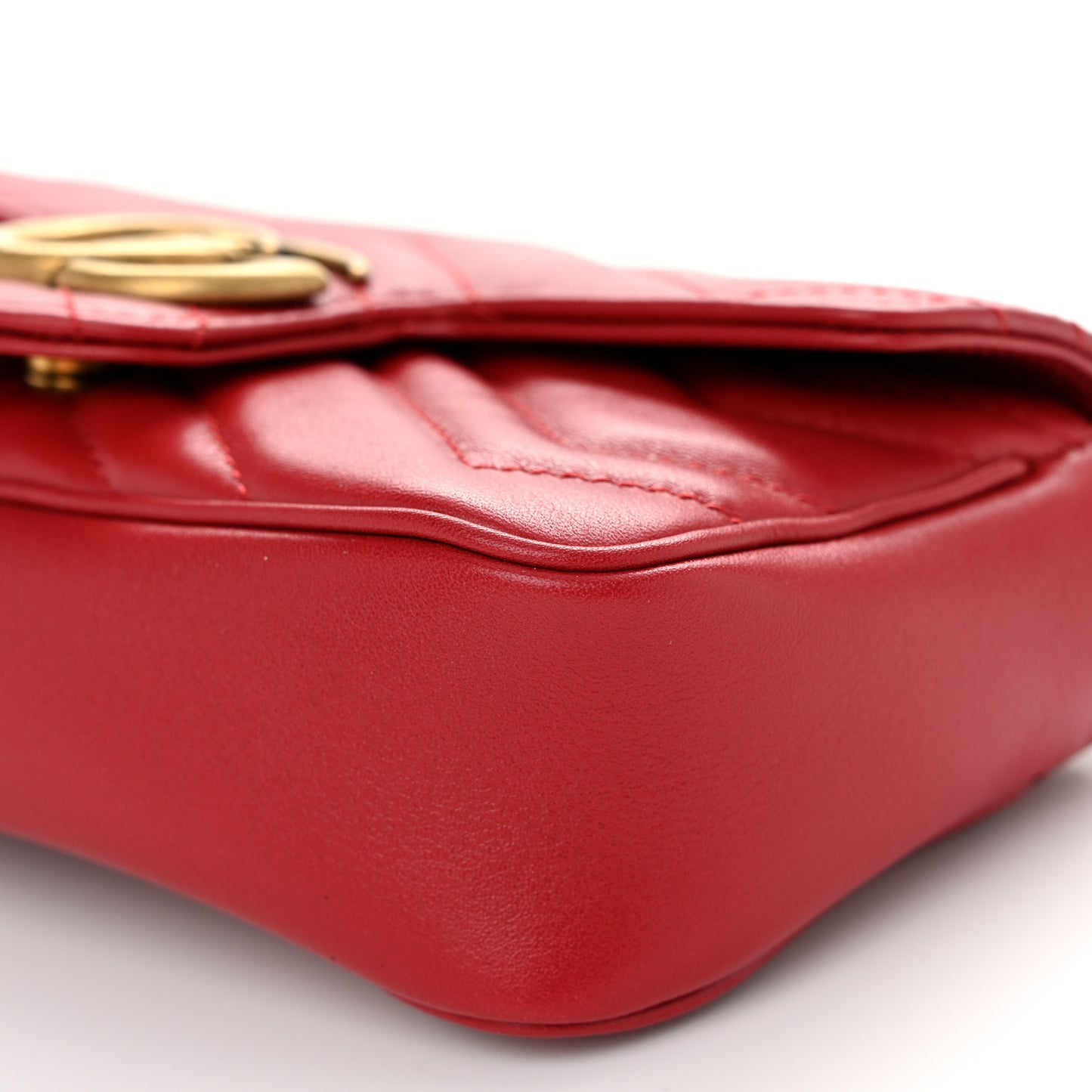 Calfskin Matelasse Super Mini GG Marmont Shoulder Bag Hibiscus Red