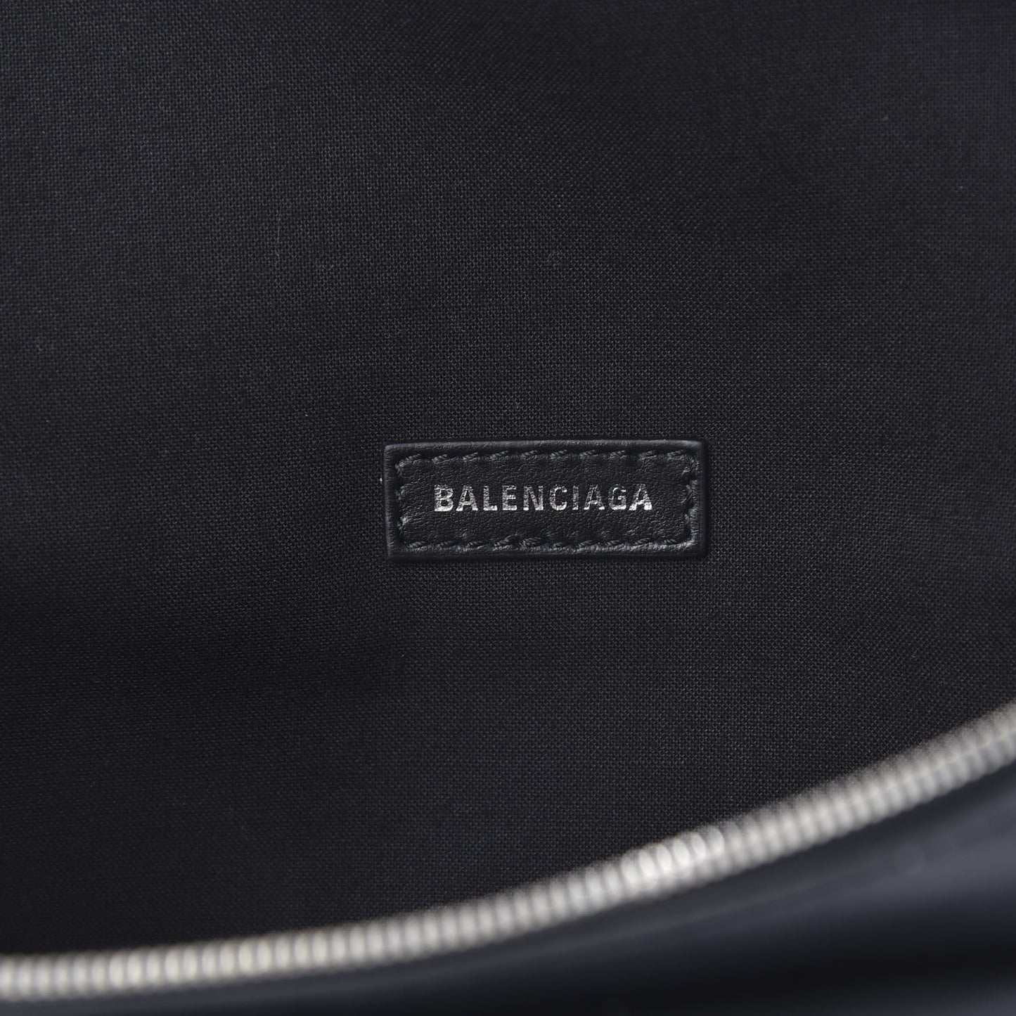 Supple Calfskin Signature Logo Large Everyday Beltpack Black