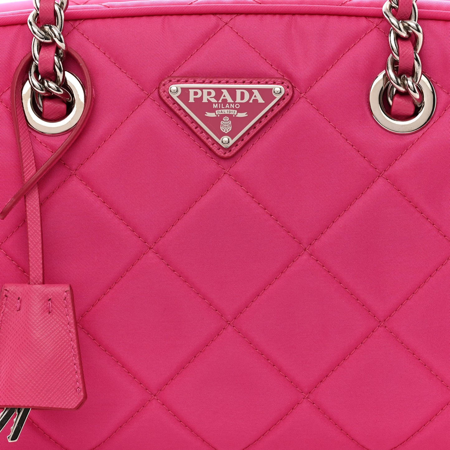 Nylon Tessuto Impuntu Quilted Chain Shoulder Bag Fuxia