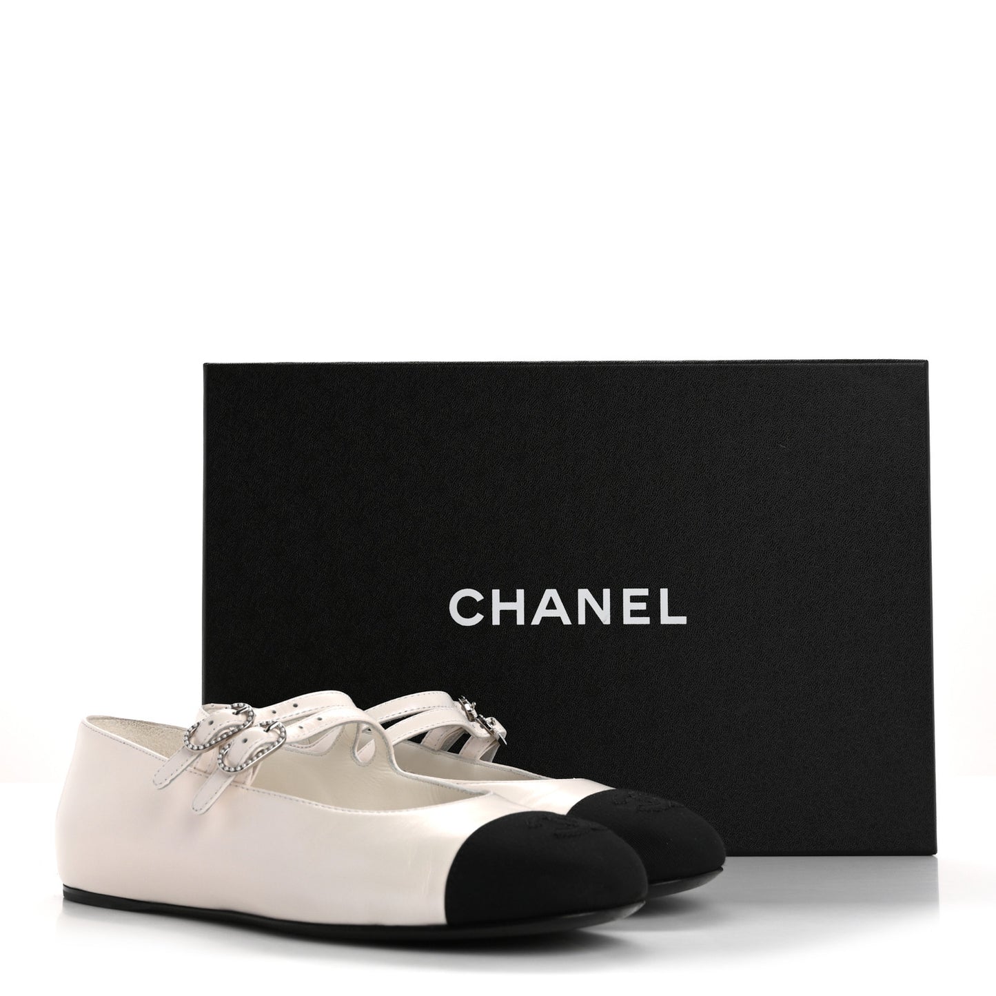 Lambskin Grosgrain Pearl Mary Jane Flats 36 White Black