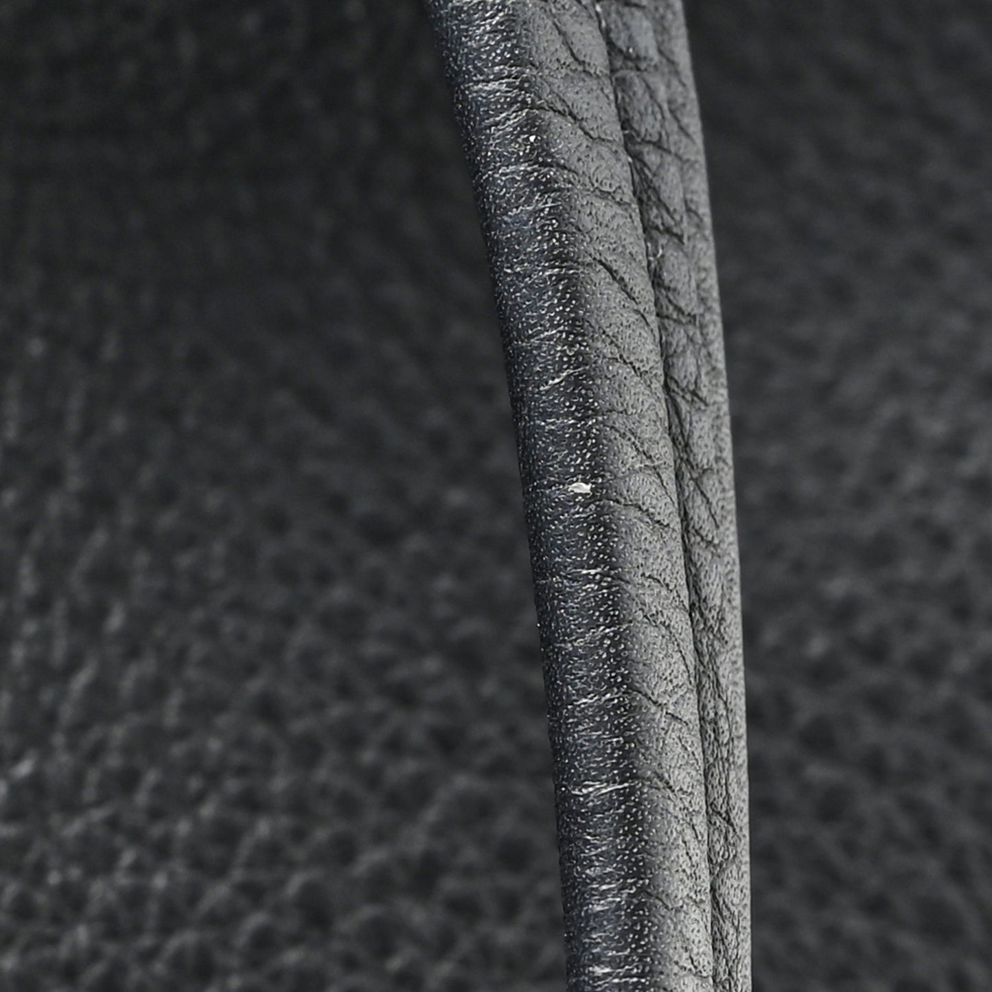 Grained Calfskin Park Tote Three Black