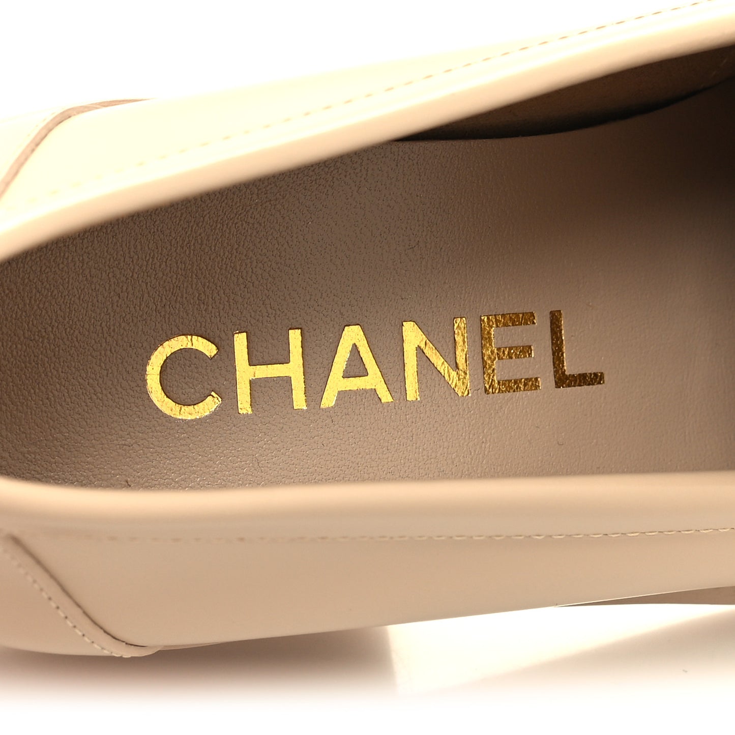 Shiny Calfskin CC Loafers 36 Beige White