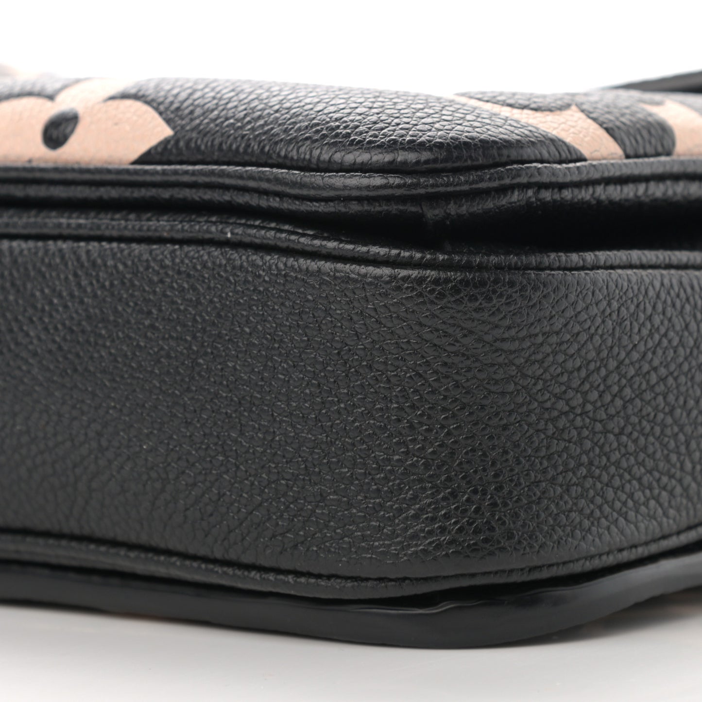 Empreinte Monogram Giant Pochette Metis Black Beige