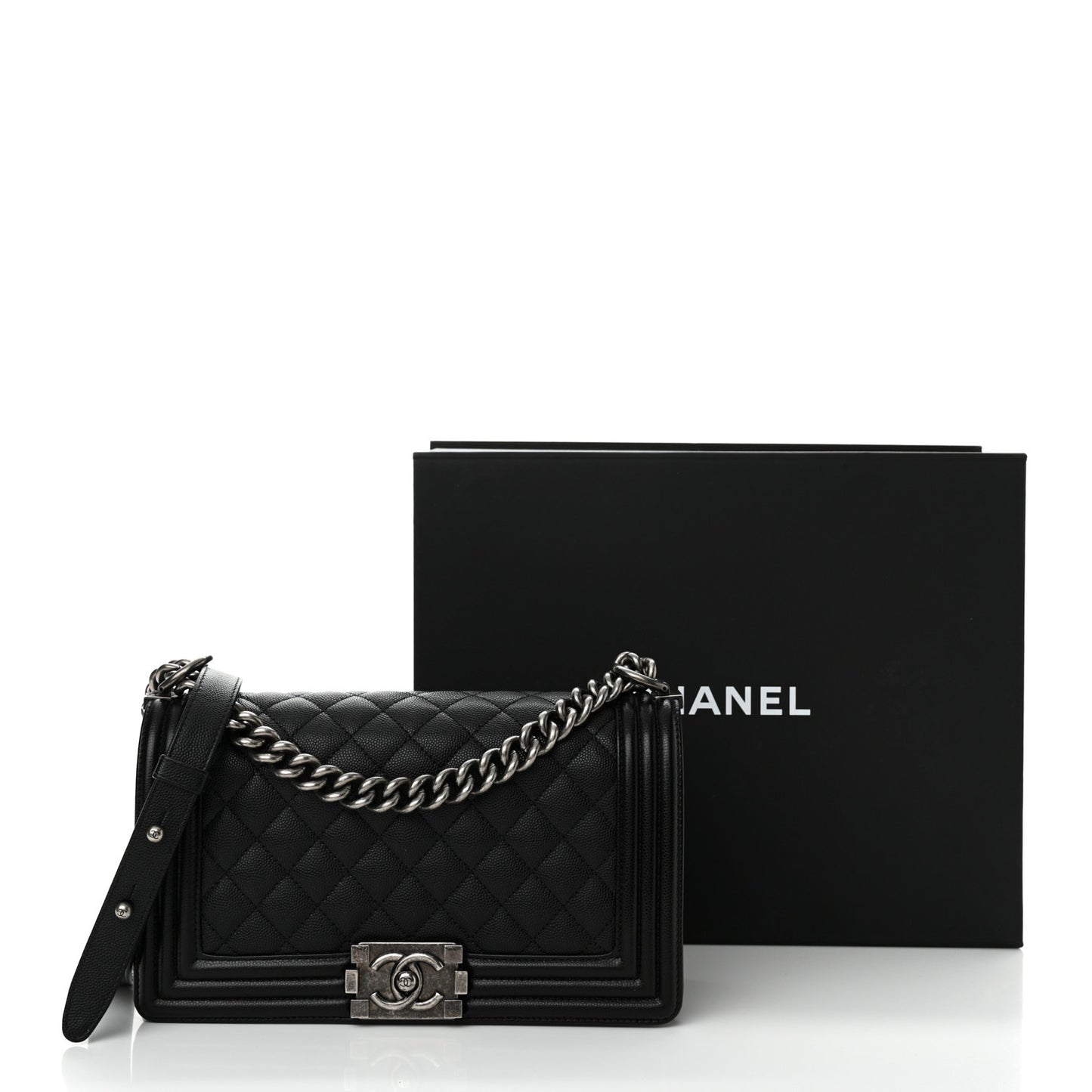 Caviar Quilted Medium Boy Flap Black