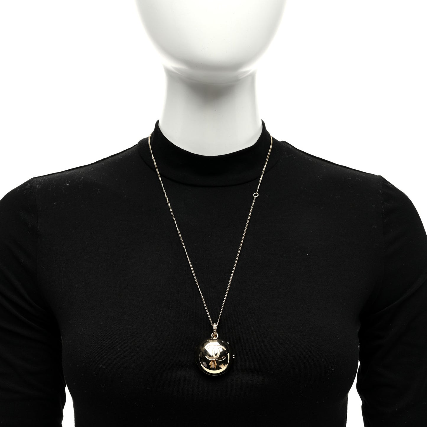 Metal CC Locket Necklace Gold