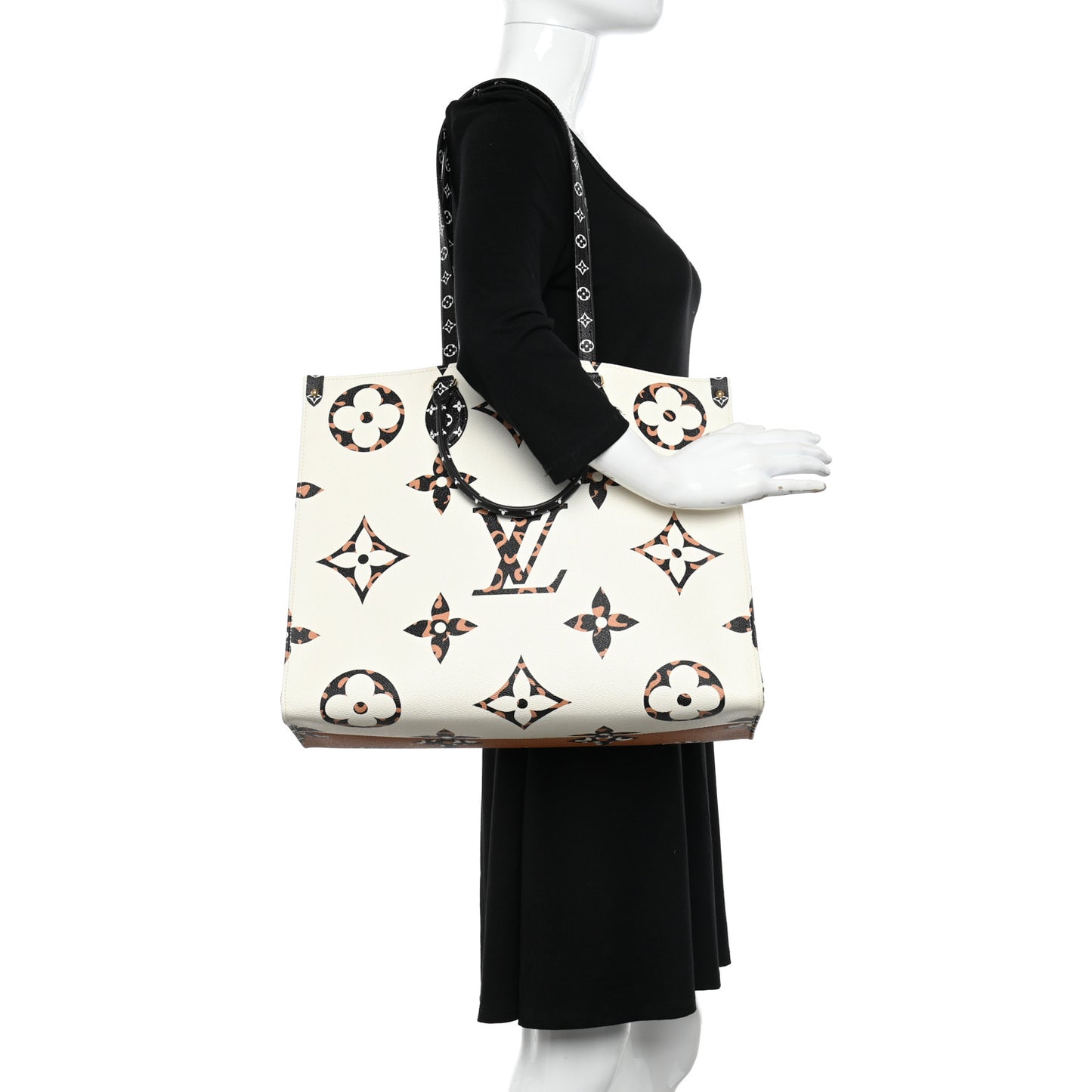 LOUIS VUITTON Monogram Giant Jungle Onthego GM Ivory
