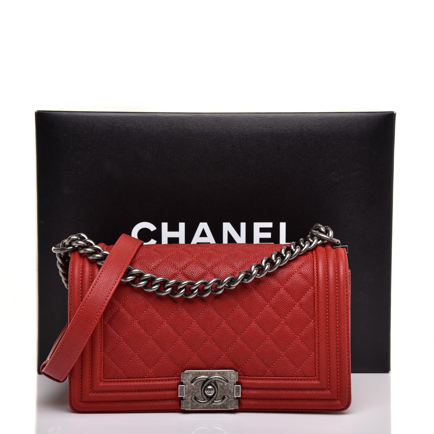 Caviar Quilted Medium Boy Flap Red