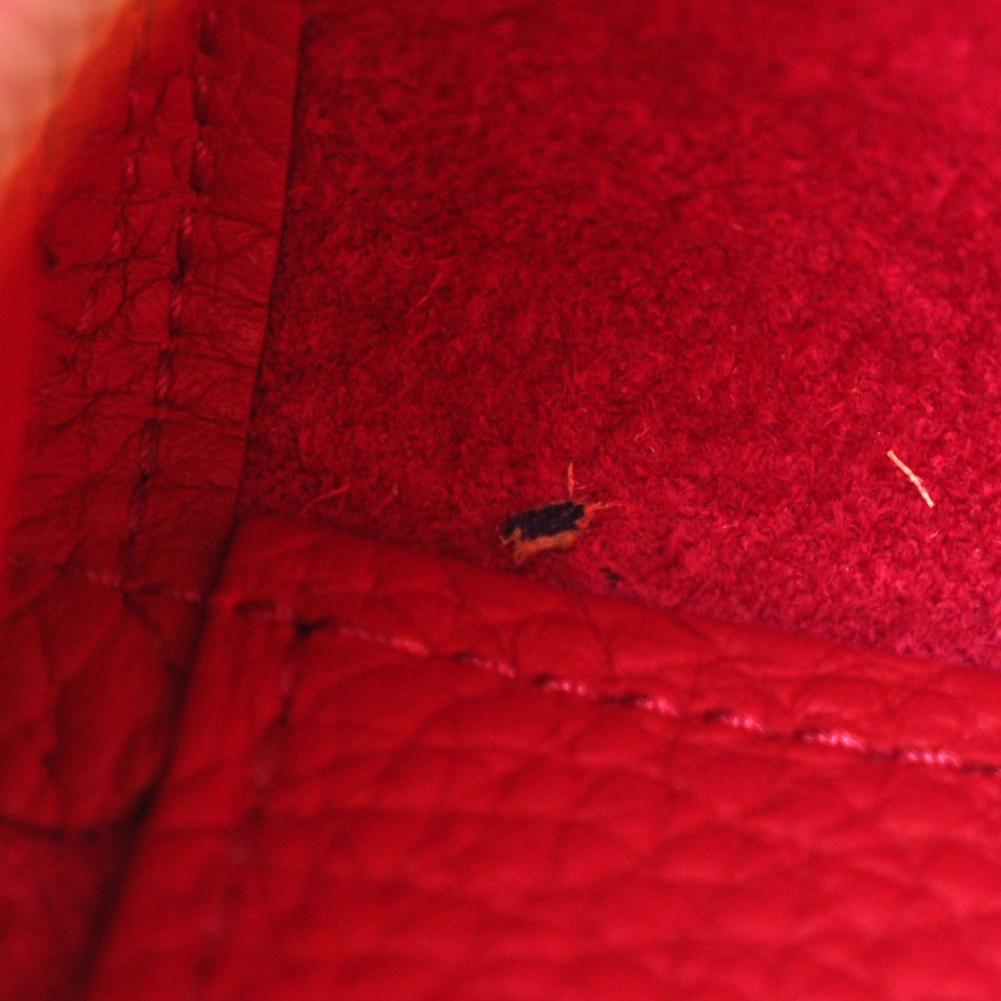 Taurillon Soft Nano Cool Box Satchel Framboise