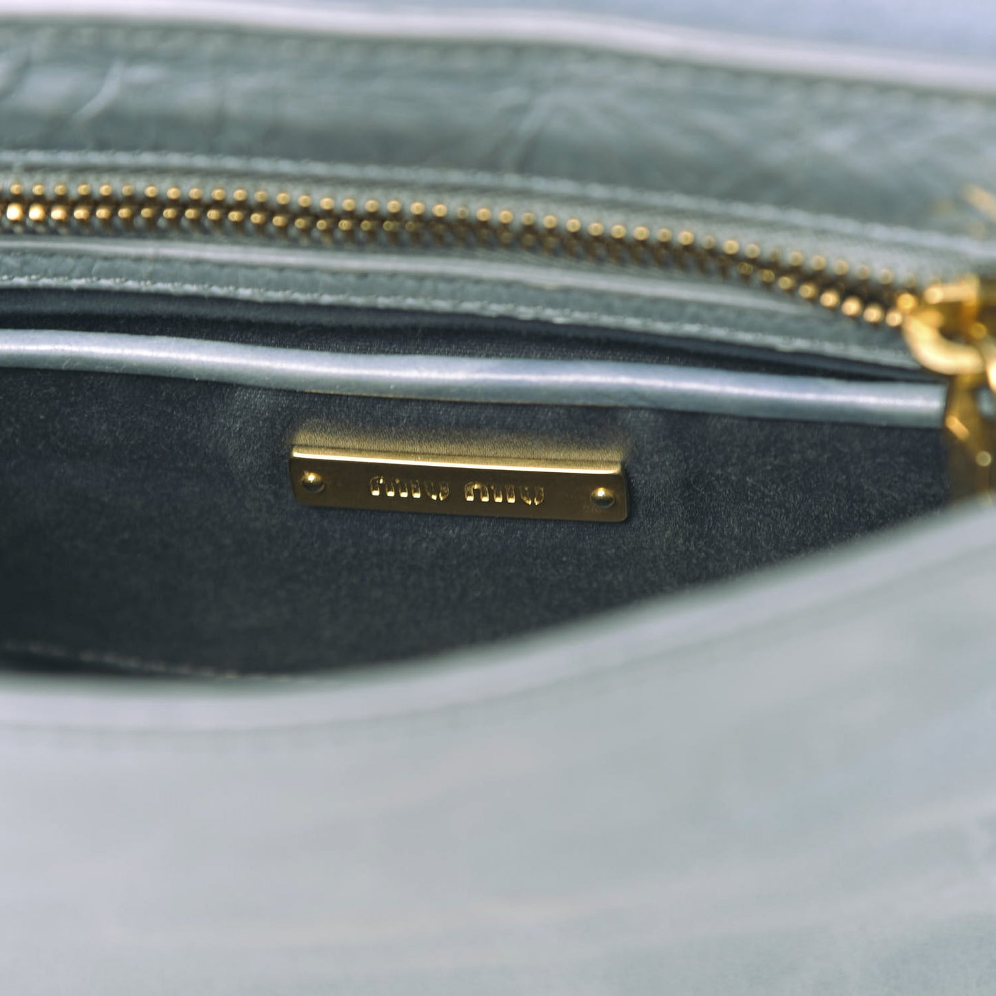 Vitello Shine Trapu Crossbody Bag Astrale
