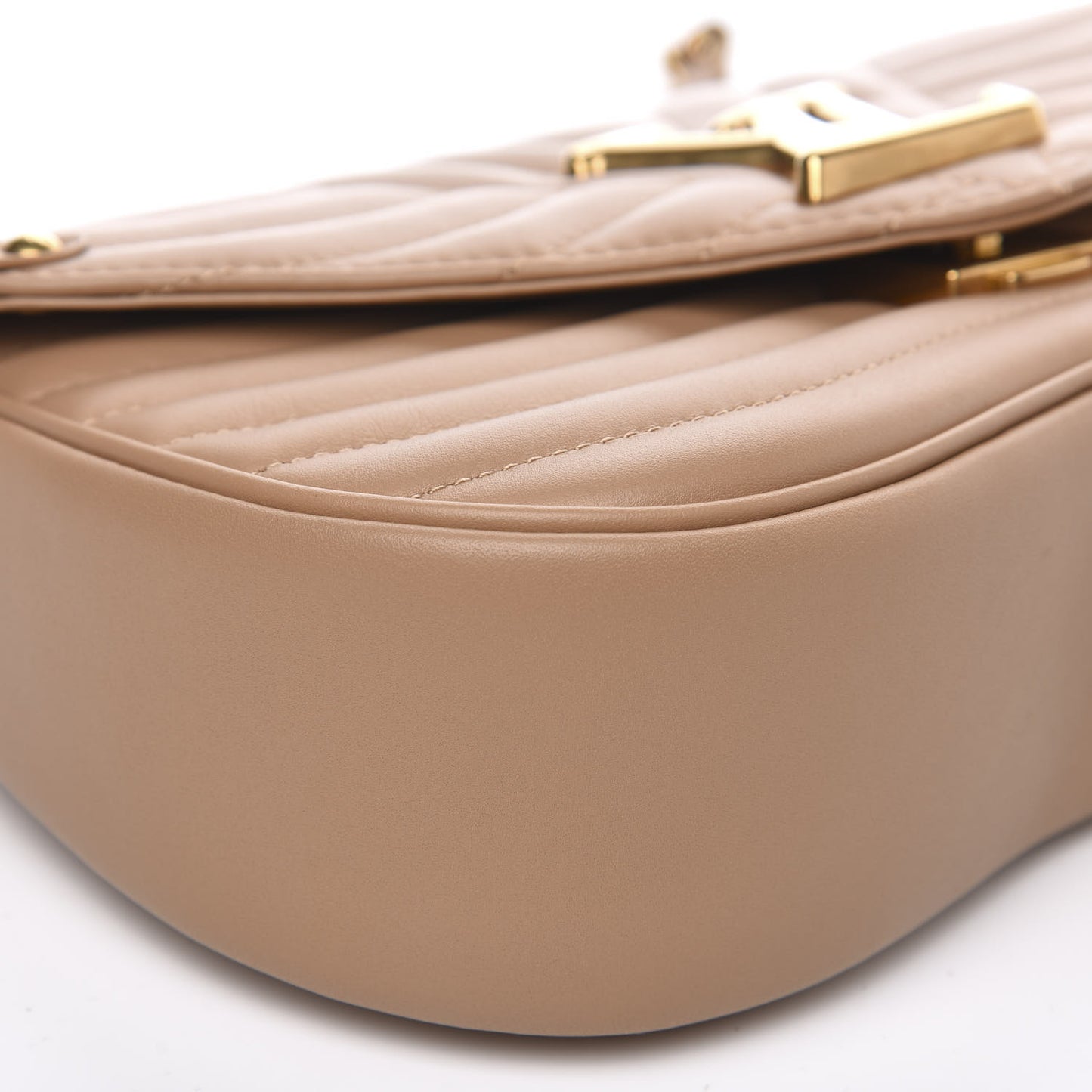 Calfskin New Wave Chain MM Noisette