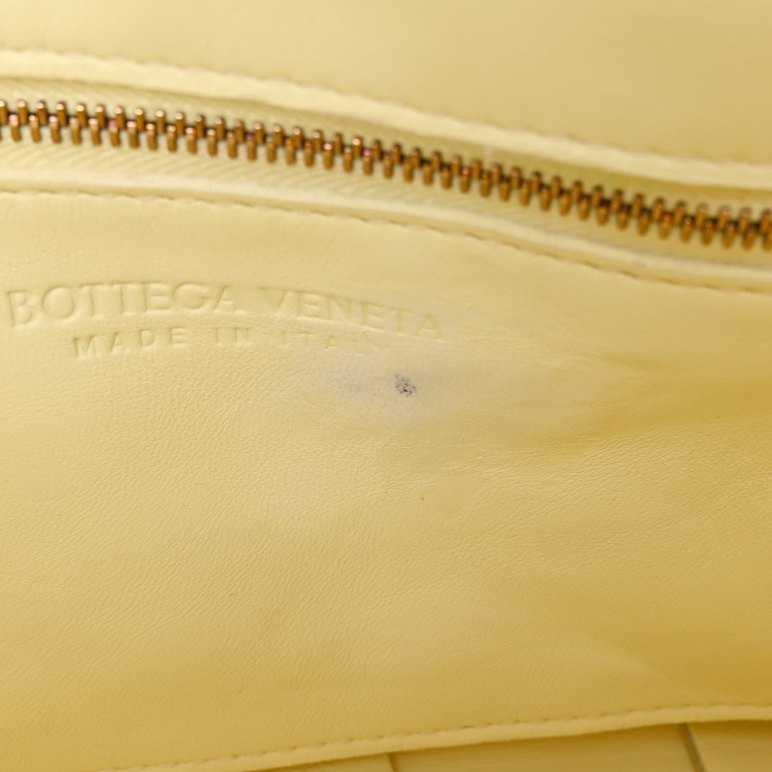 Bottega Veneta Grained Calfskin Maxi Intrecciato Cassette Crossbody Bag Ice Cream 10 of 10