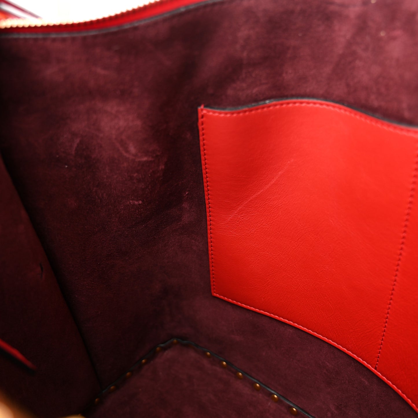 Grainy Calfskin Medium Rockstud Hype Tote Red