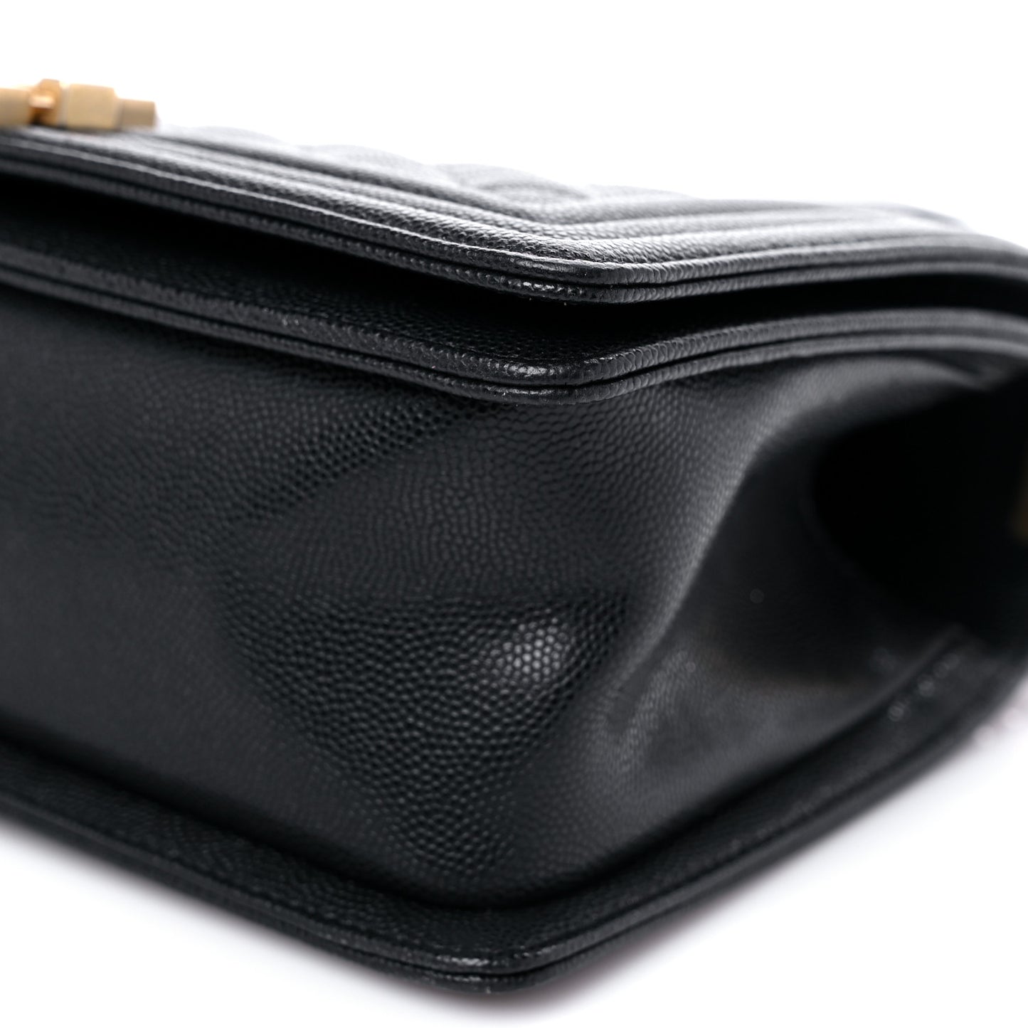 Caviar Quilted Medium Boy Flap Black