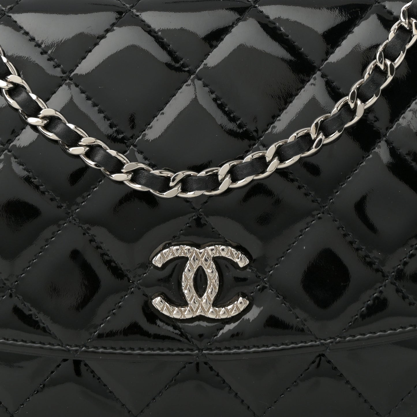 Patent Quilted Brilliant Wallet On Chain WOC Black