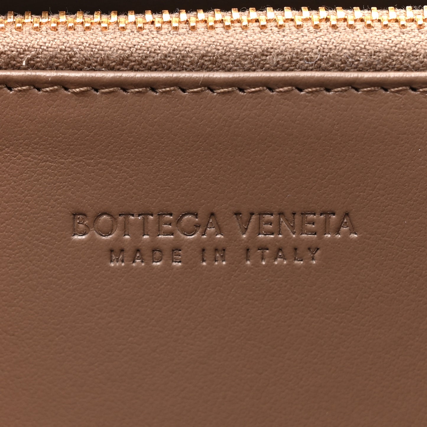 Nappa Maxi Intrecciato Beauty Case Taupe Grey