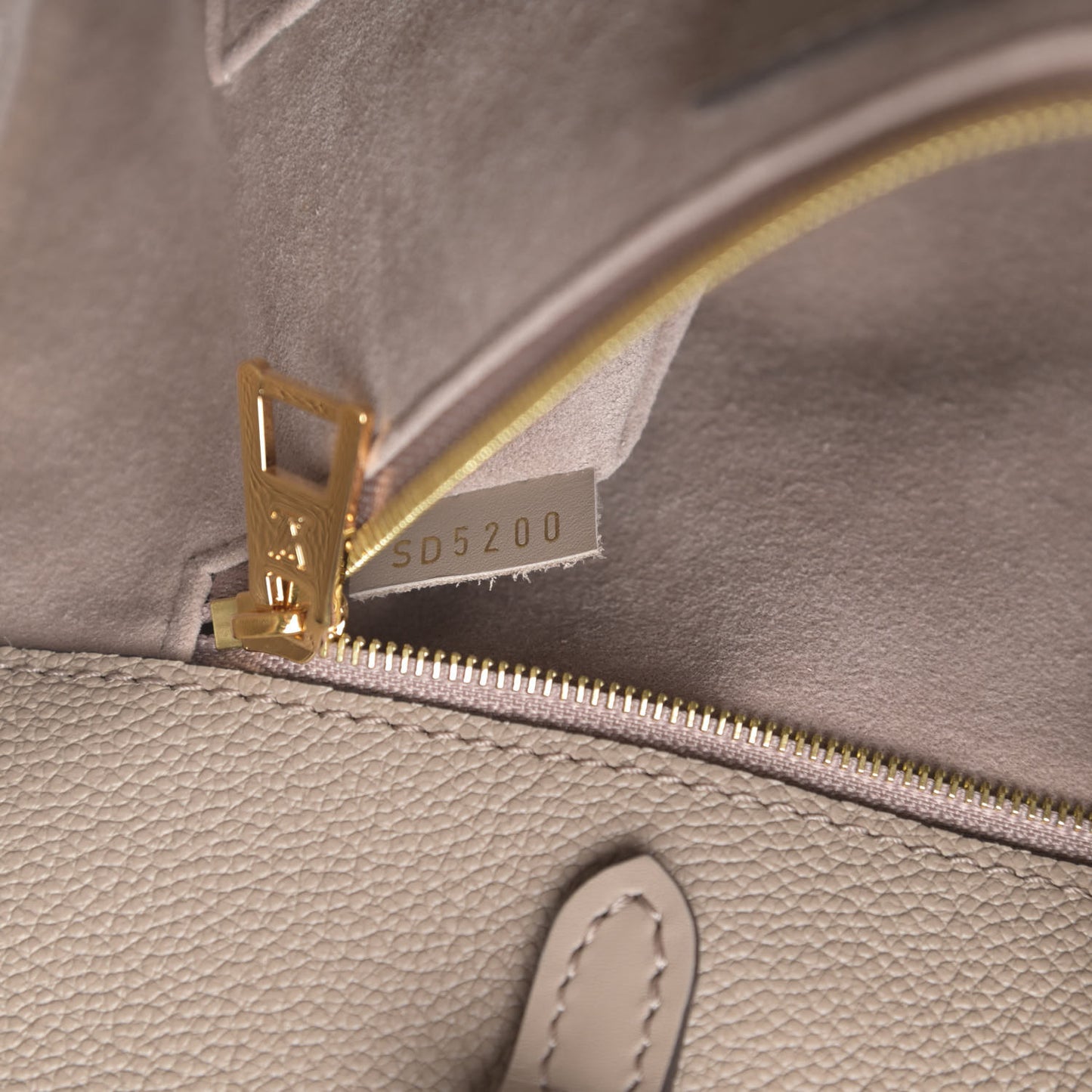 Empreinte Monogram Giant Onthego MM Tourterelle