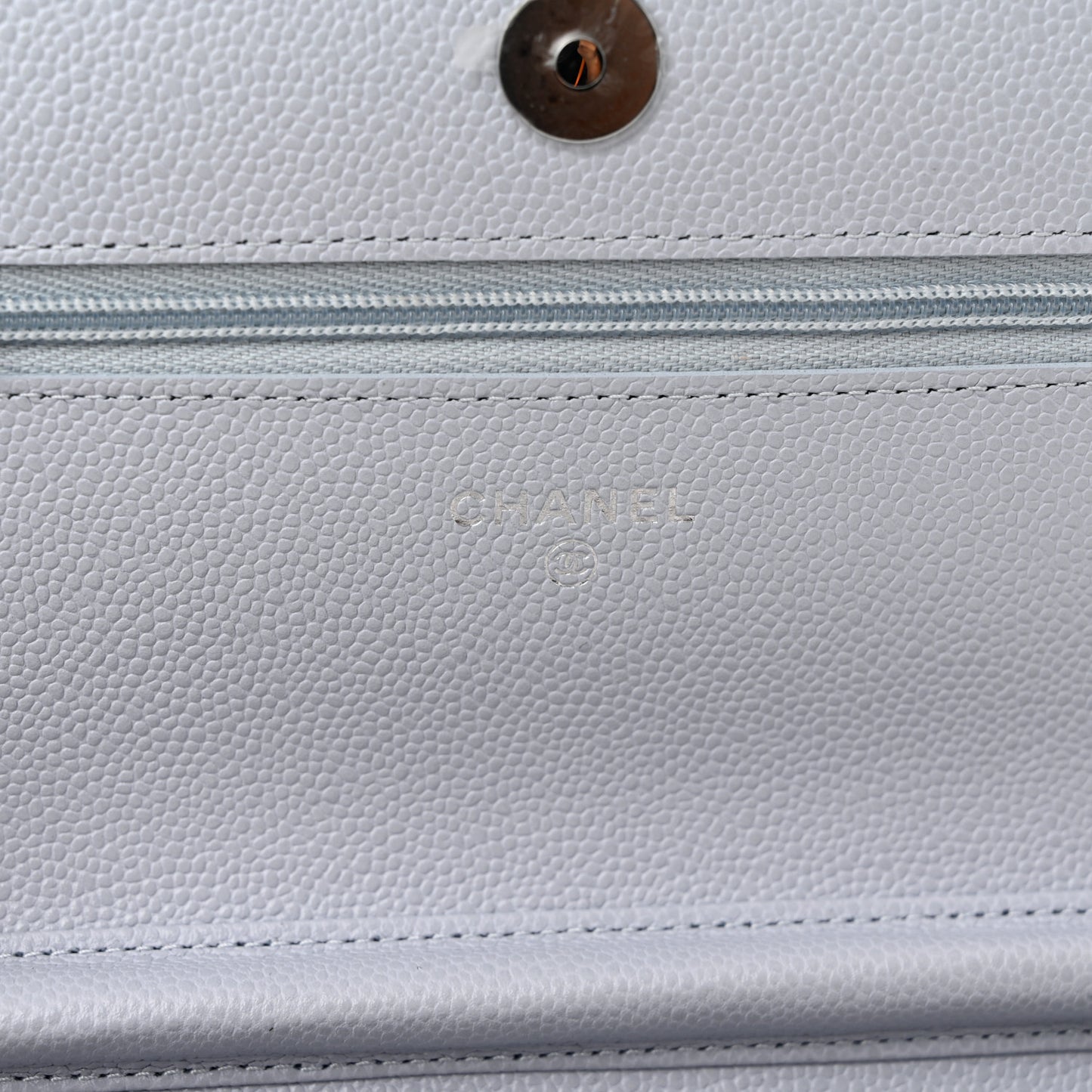 Caviar Quilted Wallet On Chain WOC Light Grey