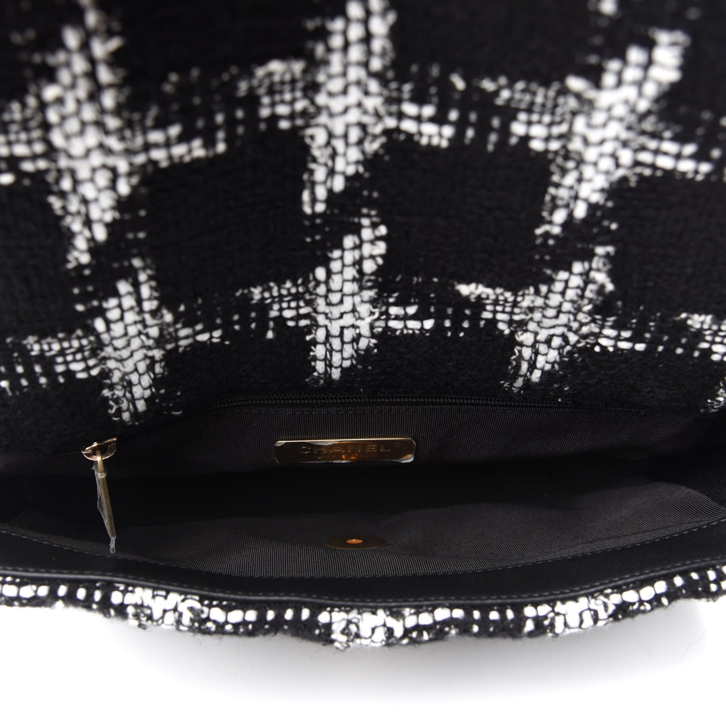 Tweed Quilted Medium 19 Flap Black White