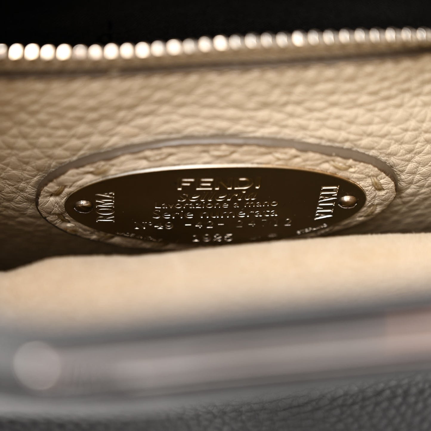Cuoio Romano Selleria Bi-Color Medium Peekaboo Iconic Satchel Asfalto Latte