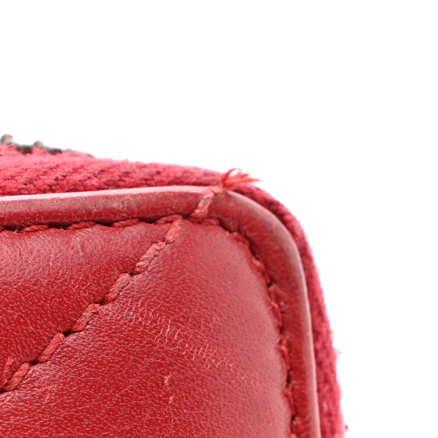 Calfskin Matelasse GG Marmont Zip Around Wallet Hibiscus Red