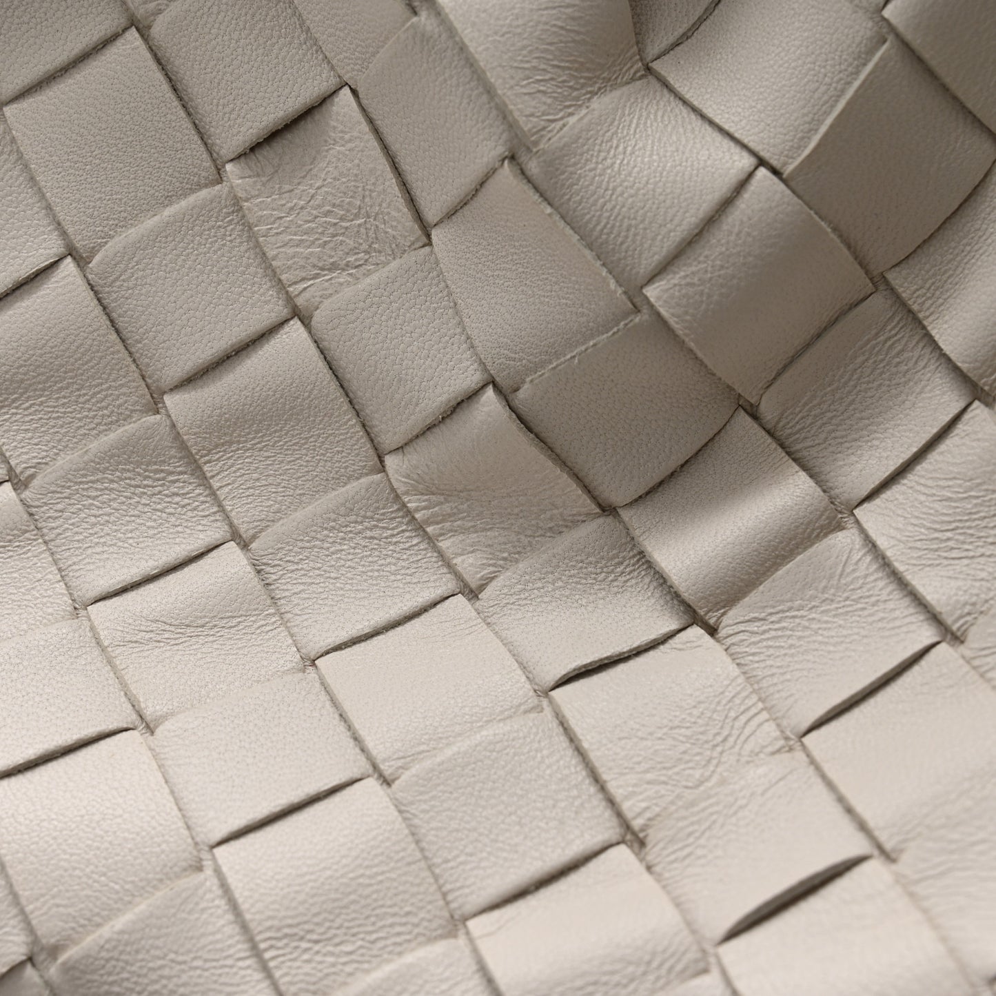 Nappa Maxi Intrecciato The Pouch Oversized Clutch Plaster